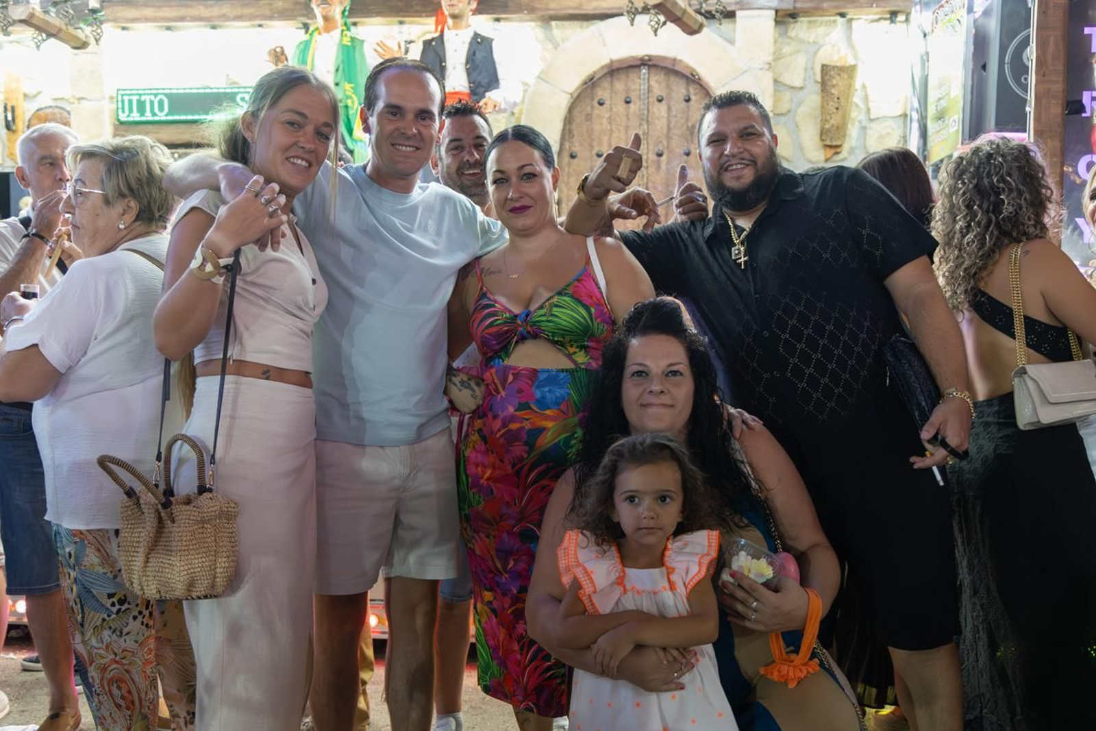 Pasacalles inaugural, fuegos artificiales e iluminación de la portada de feria y del recinto ferial de la Feria de San Bartolomé en Martos