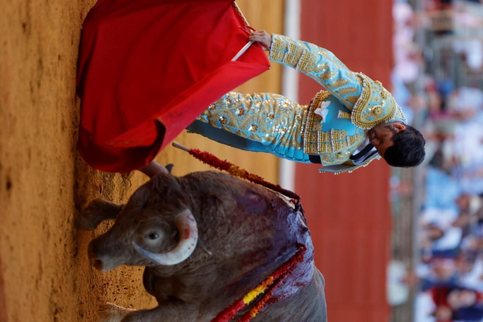 Las imágenes de la corrida de Ventura, Morante y Román en la Feria Taurina de Córdoba