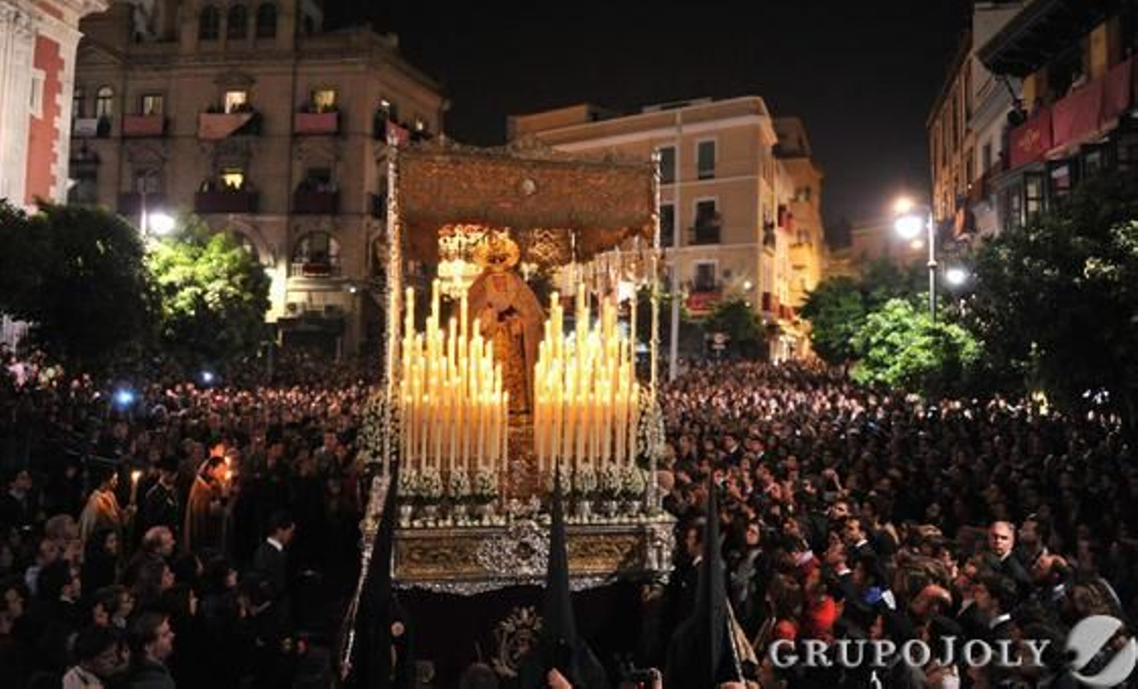 La Virgen del Socorro en la Plaza del Salvador.

Foto: Juan Carlos Vazquez