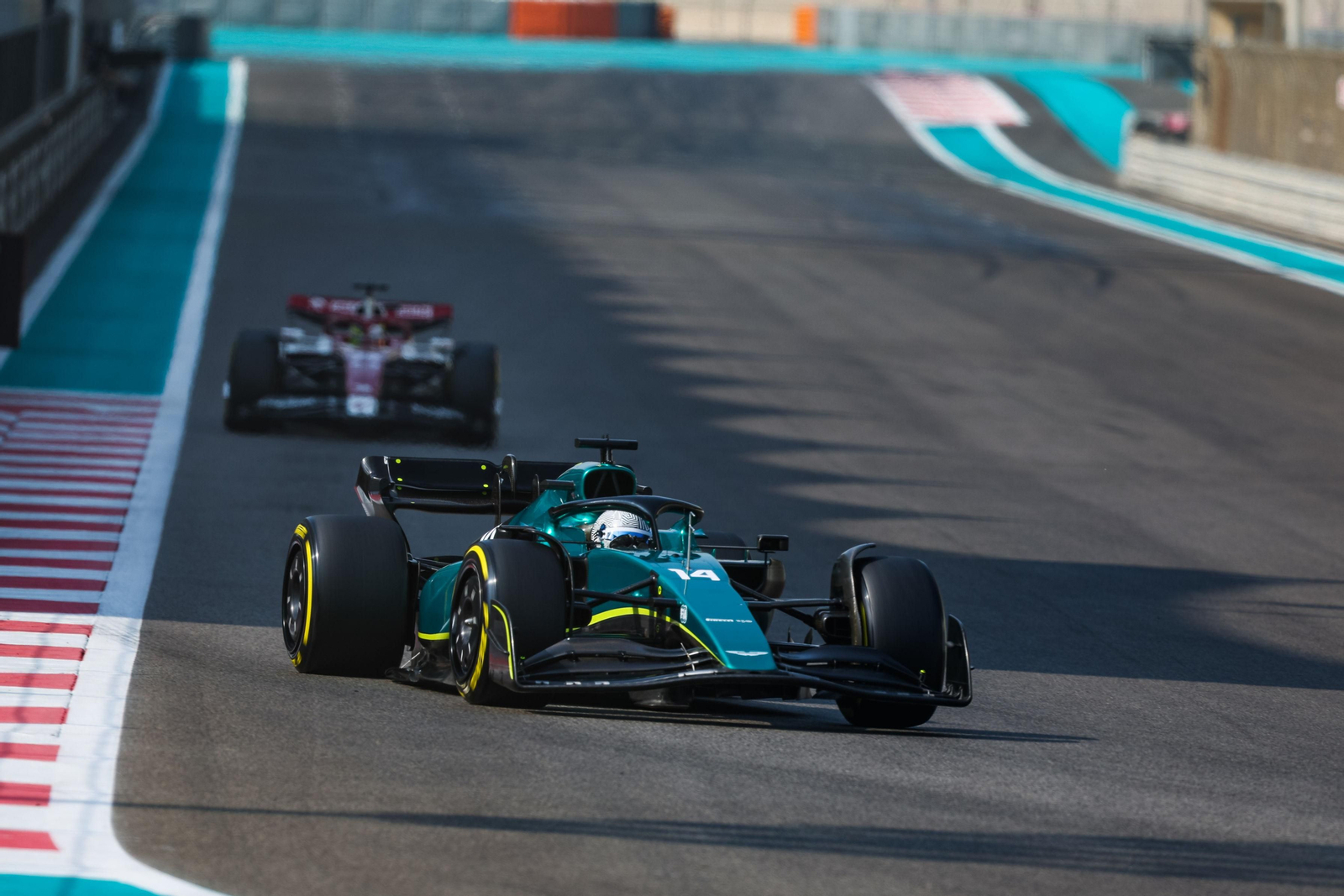 Las escuderías de  Fórmula uno se prueban tras el fin de temporada