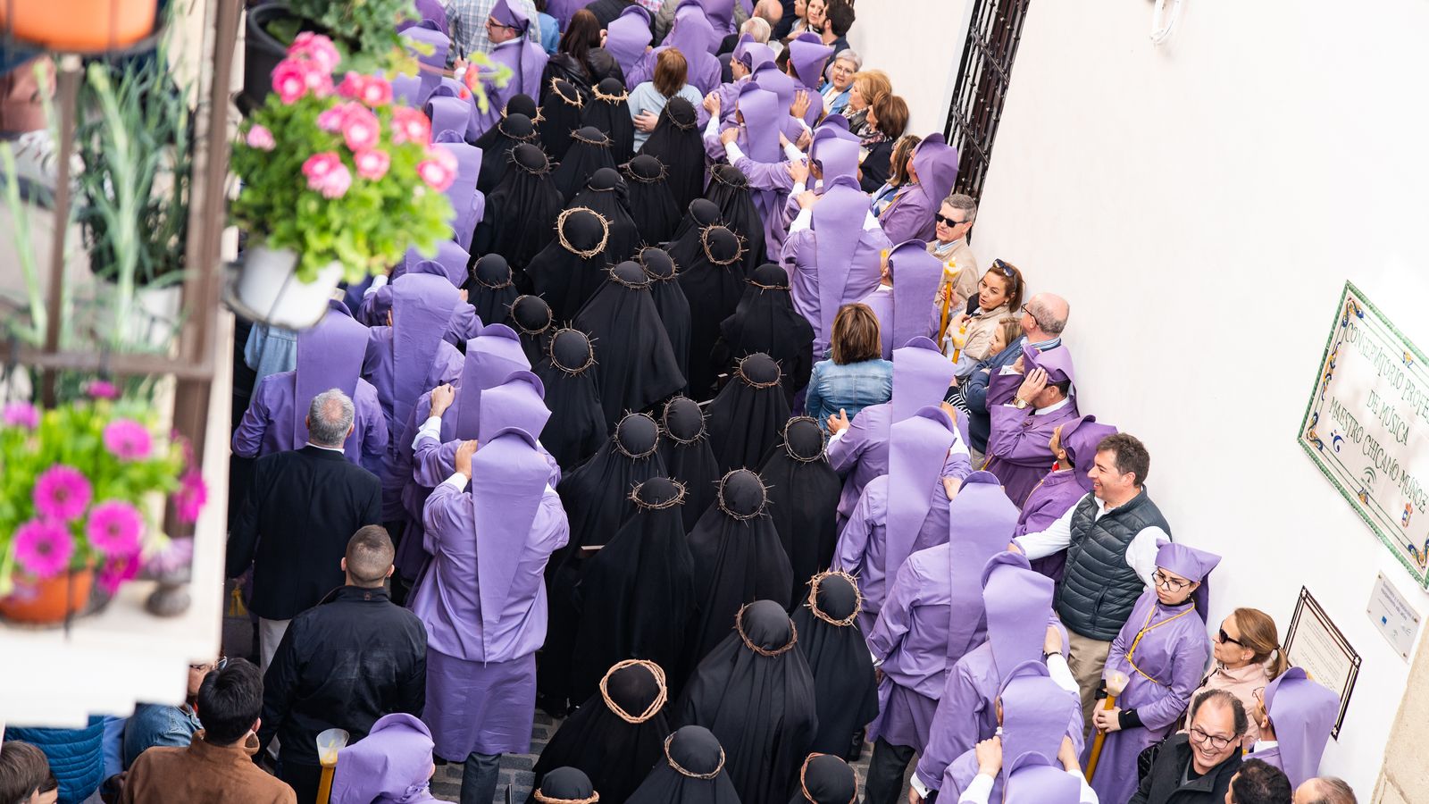 Viernes Santo en Lucena: devoción absoluta por el Nazareno
