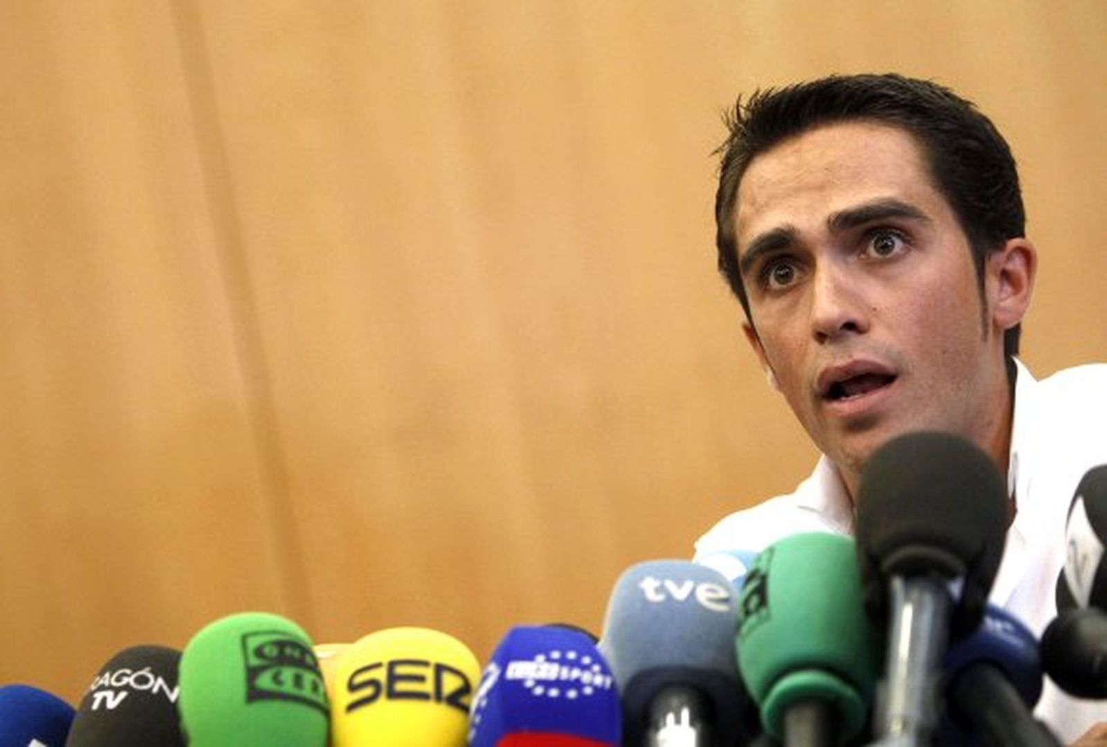La UCI pide que se abra un expediente disciplinario a Contador por dopaje