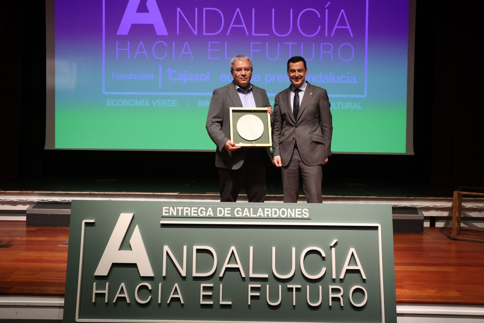 La fábrica de Renault en Sevilla, premio Andalucía hacia el futuro