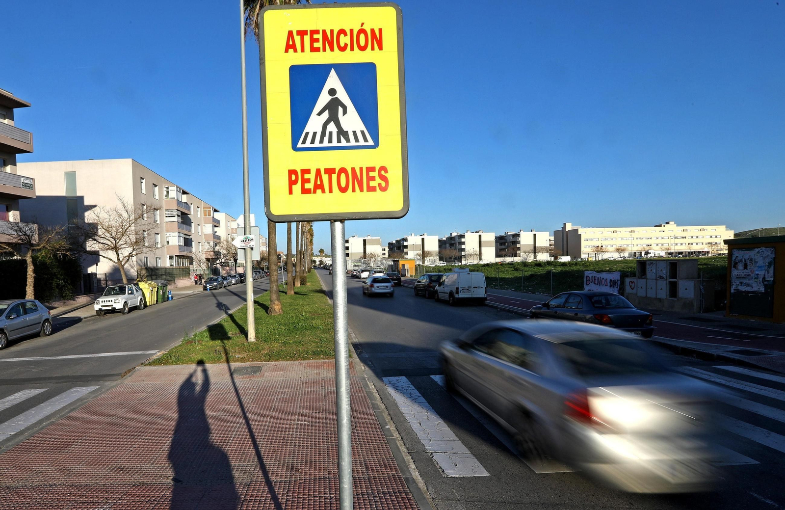 Imagen de archivo de un paso de peatones en la avenida Puertas del Sur