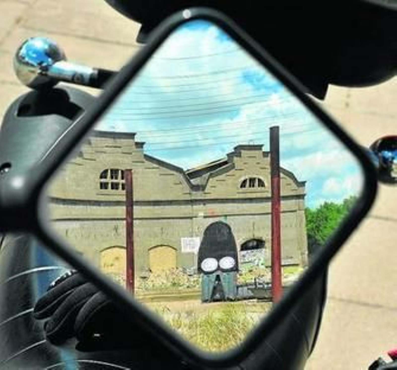 Las naves de Renfe en San Jerónimo llevan años abandonadas.