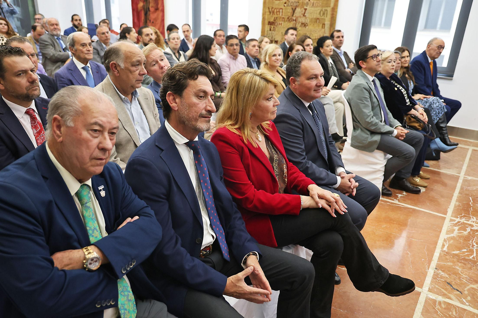 Imágenes de la presentación la Guía de Semana Santa de Huelva Información 2025