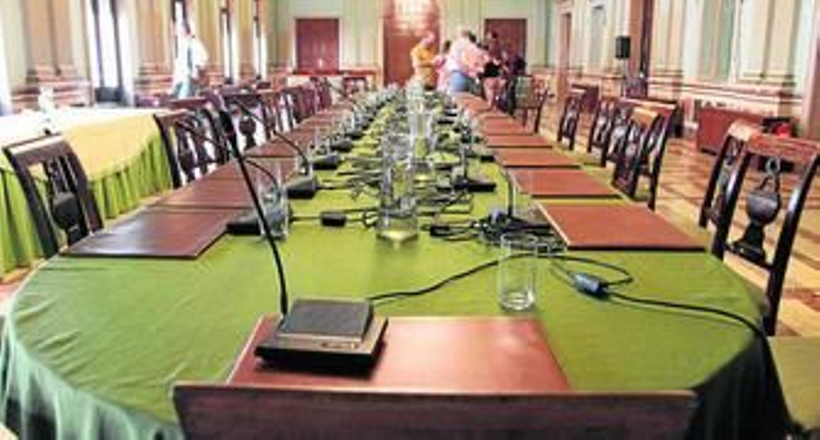 Salón de Plenos del Ayuntamiento de Huelva, donde mañana se aprobará el nuevo reglamento orgánico.