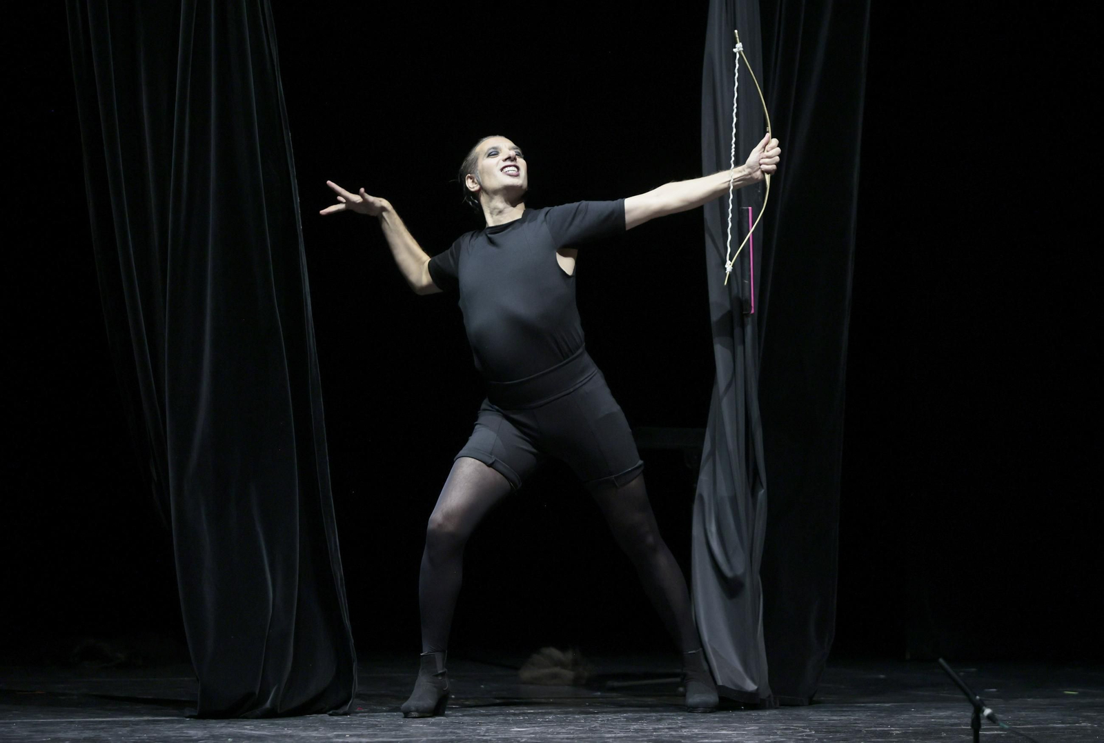 Las imágenes del espectáculo "Carmen" de Israel Galván en la Bienal