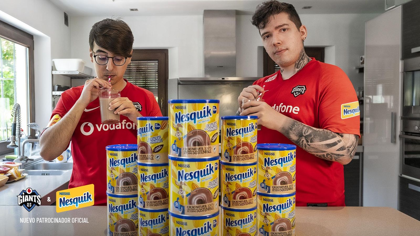Th3Antonio y Attila, de Vodafone Giants, con Nesquik.