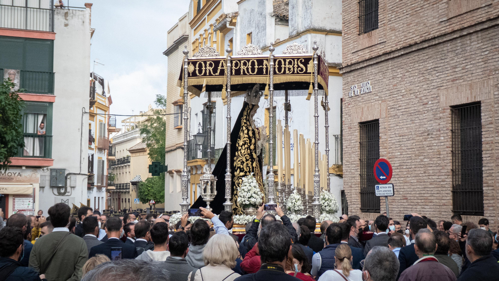 La Virgen del Rosario de Montesión en su rosario de la aurora, en imágenes