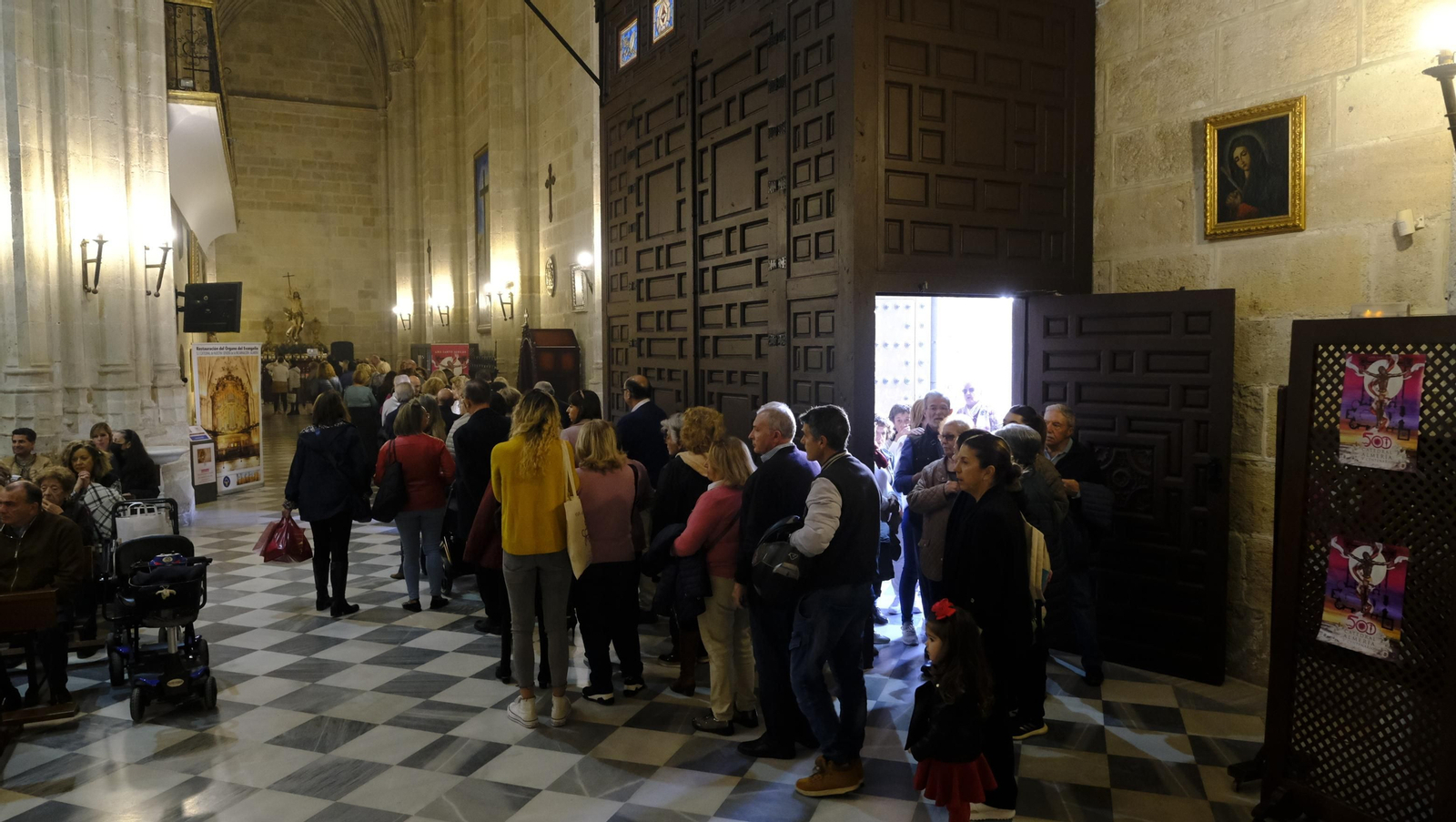 Imágenes del Besapiés de Jesús Cautivo de Medinaceli, en la Catedral de Almería
