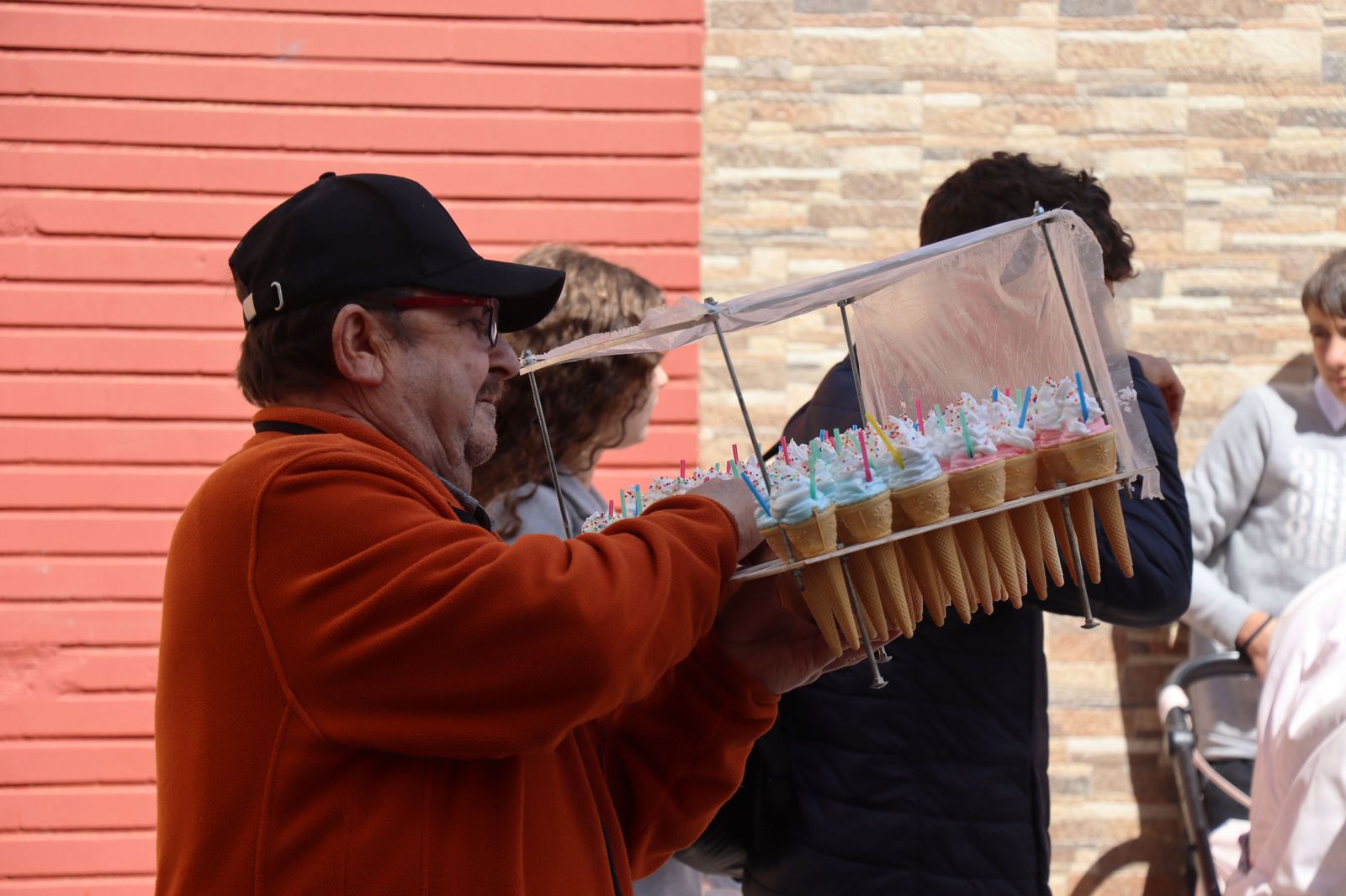 Las mejores imágenes del Martes Santo en Huelva: La Hermandad de La Sentencia
