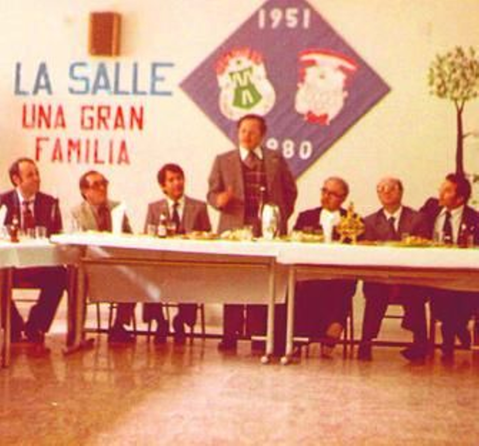 Imagen de archivo de un homenaje dispensado a la orden en 1980.