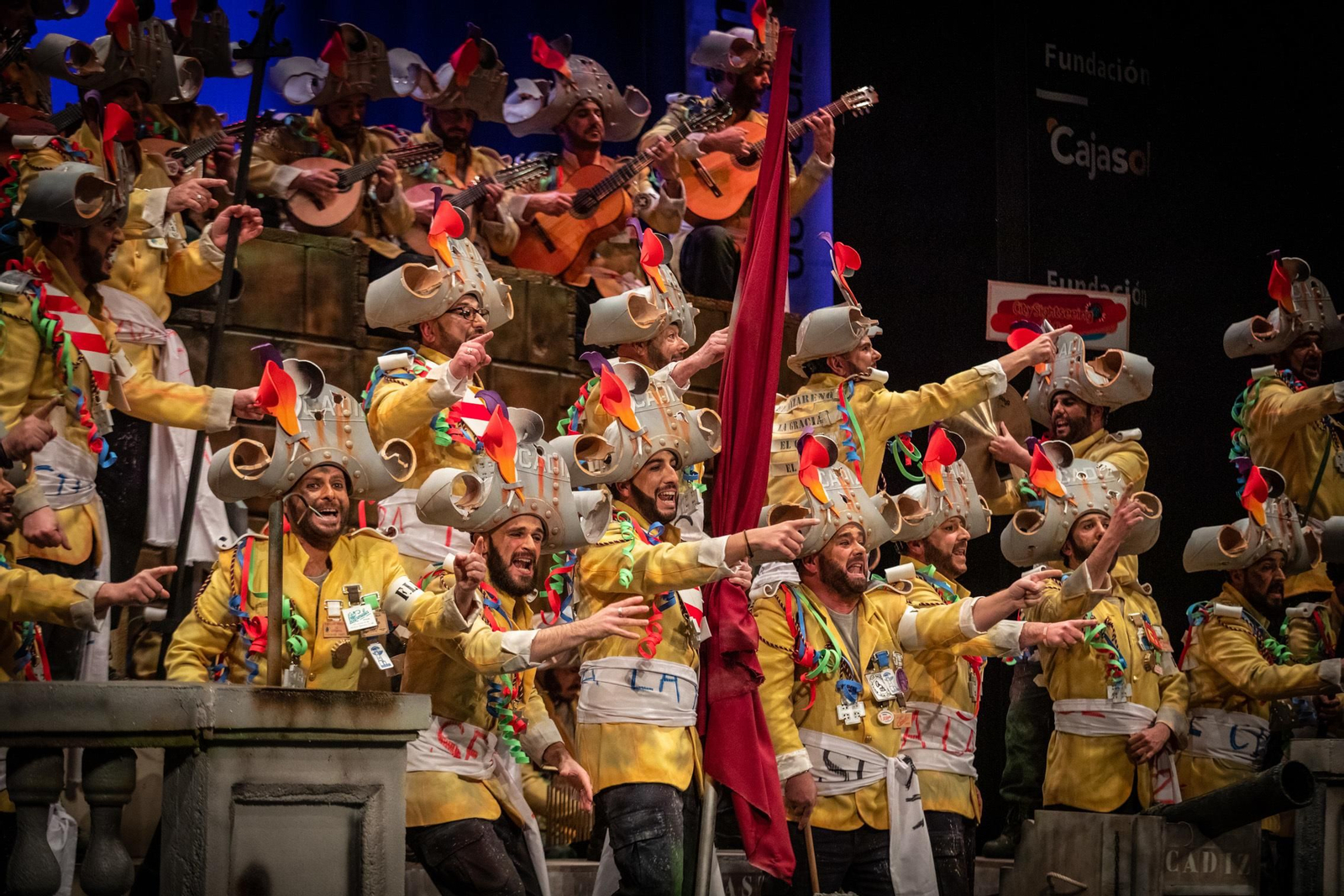 El coro de Julio Pardo 'El batallita' abrió la sesión