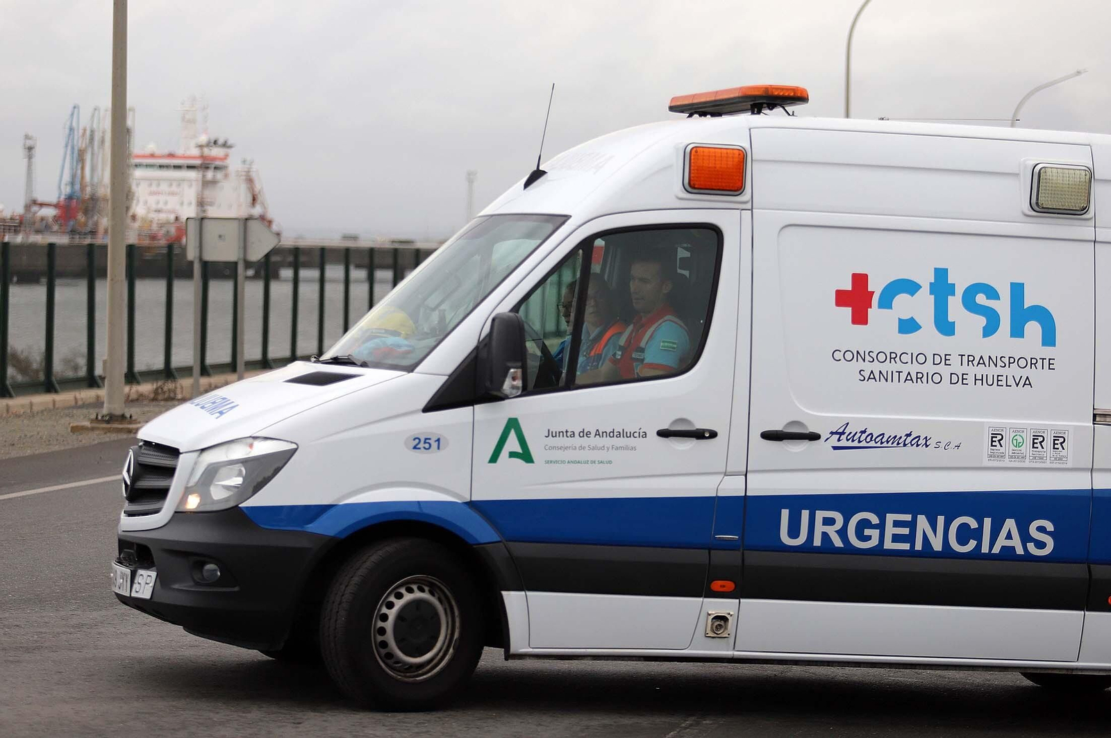 Simulacro de accidente en el Puerto de Huelva dentro del ejercicio regional RespuestA22, en imágenes