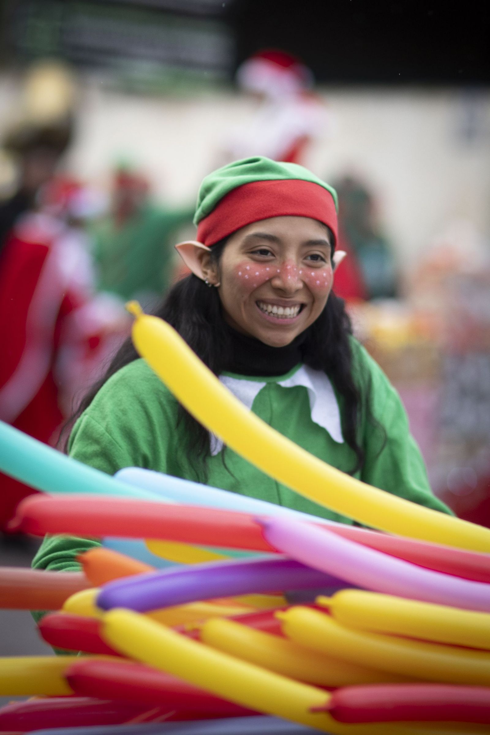 Única en España: las mejores imágenes de la cabalgata con 200 Mamá Noel en Otura