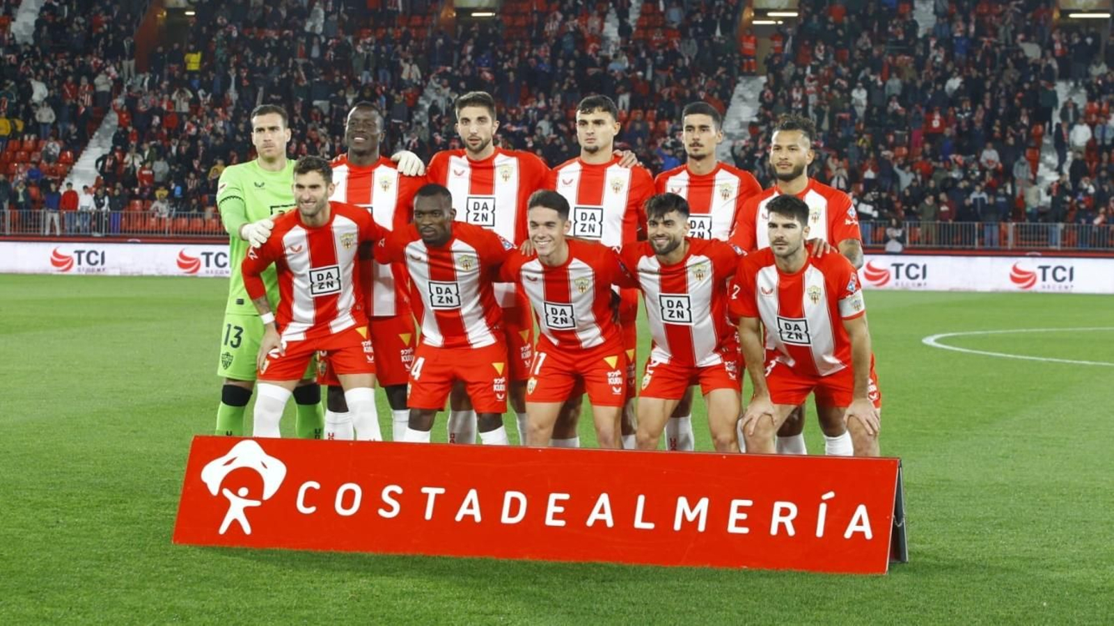 Once inicial del conjunto rojiblanco en el choque ante el Mirandés.