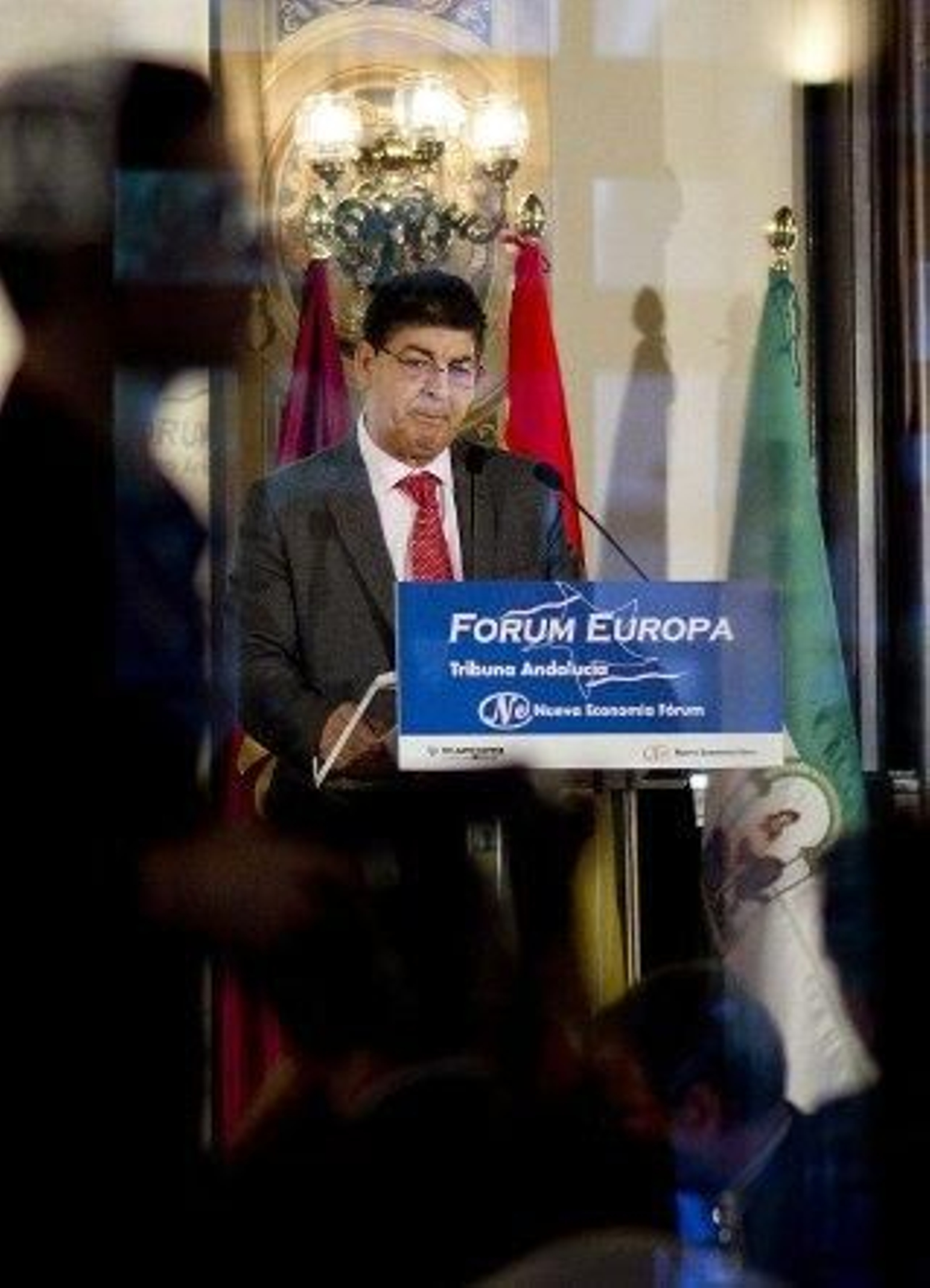 La Junta garantizará un mínimo de agua y electricidad gratuita