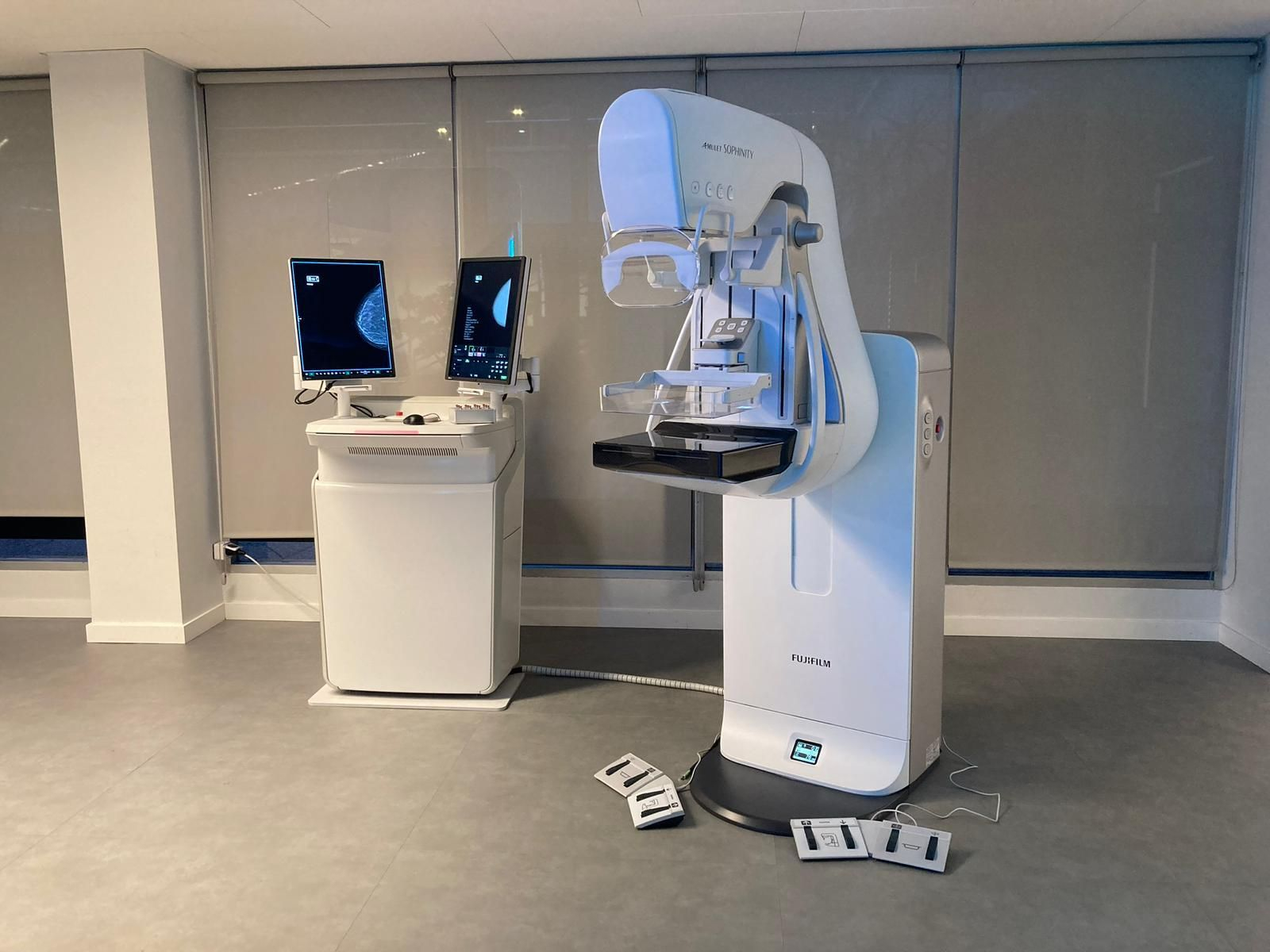 Mamógrafo modelo Amulet Sophinity en el Hospital La Salud de Cádiz.