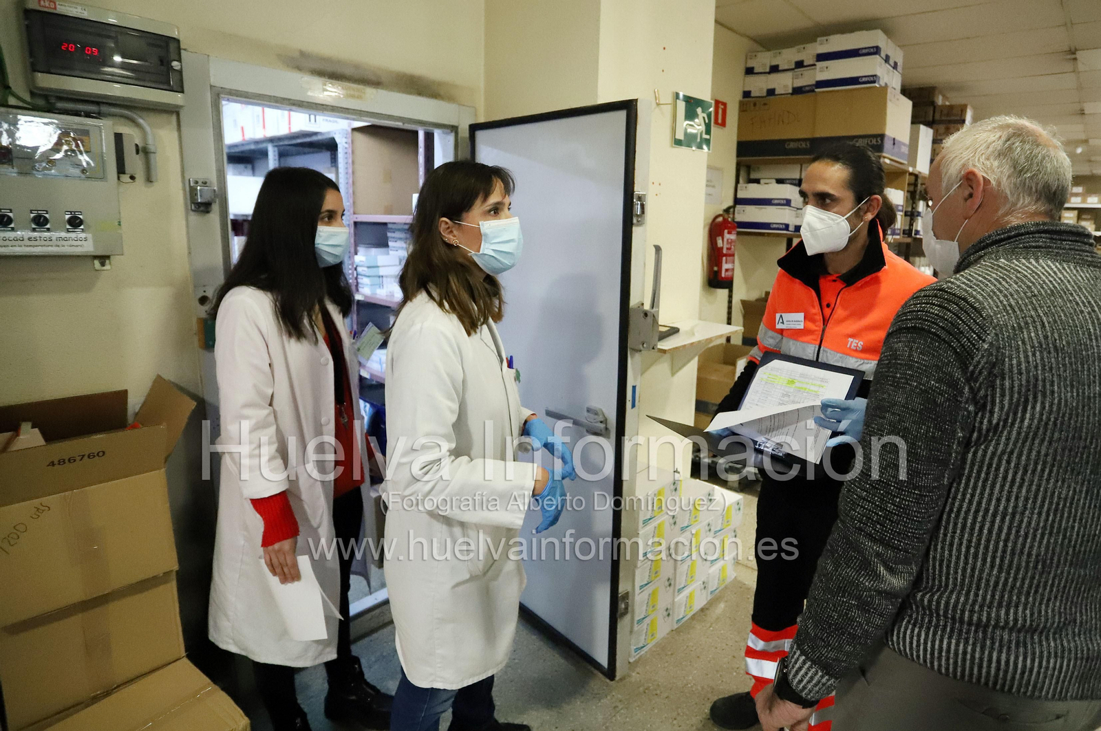 La llegada de las vacunas de la Covid-19 a Huelva en imágenes