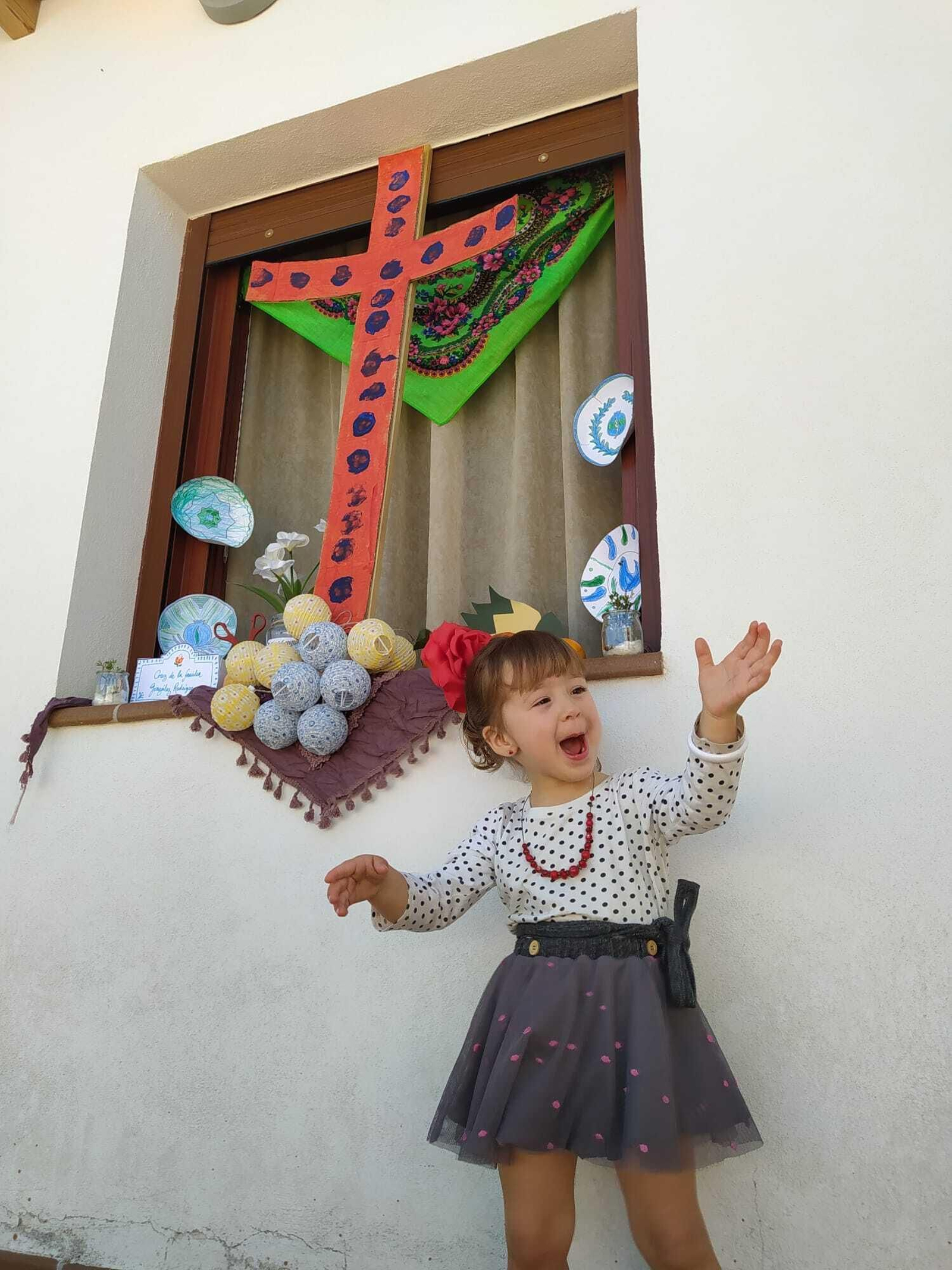 Julia vive sus "cruces en casa" con ilusión