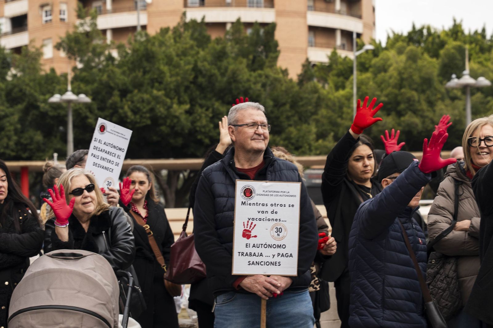 Las imágenes de la Manifestación de la Plataforma por la Dignidad de los Autónomos en Almería