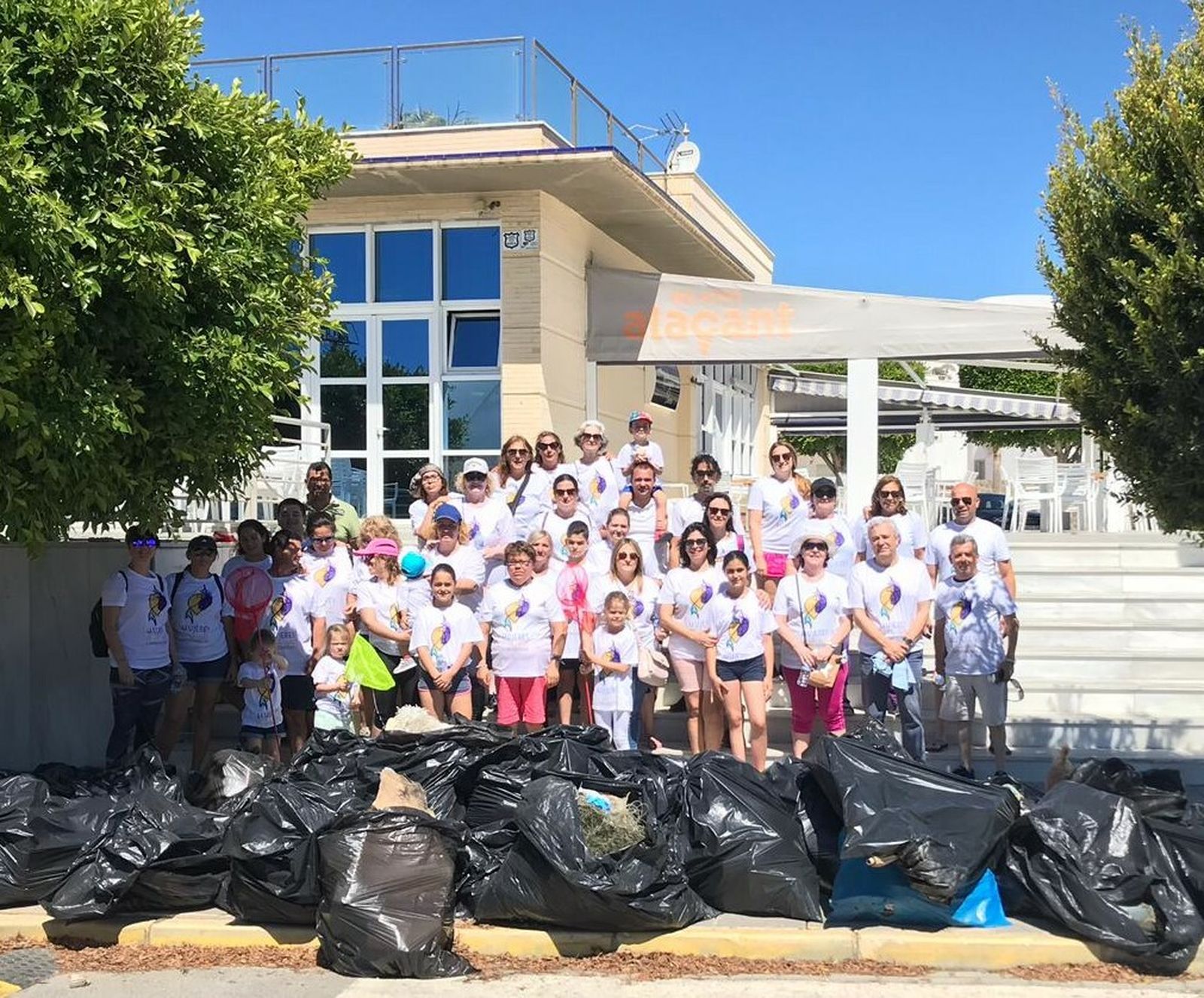 Mujeres contra la basura