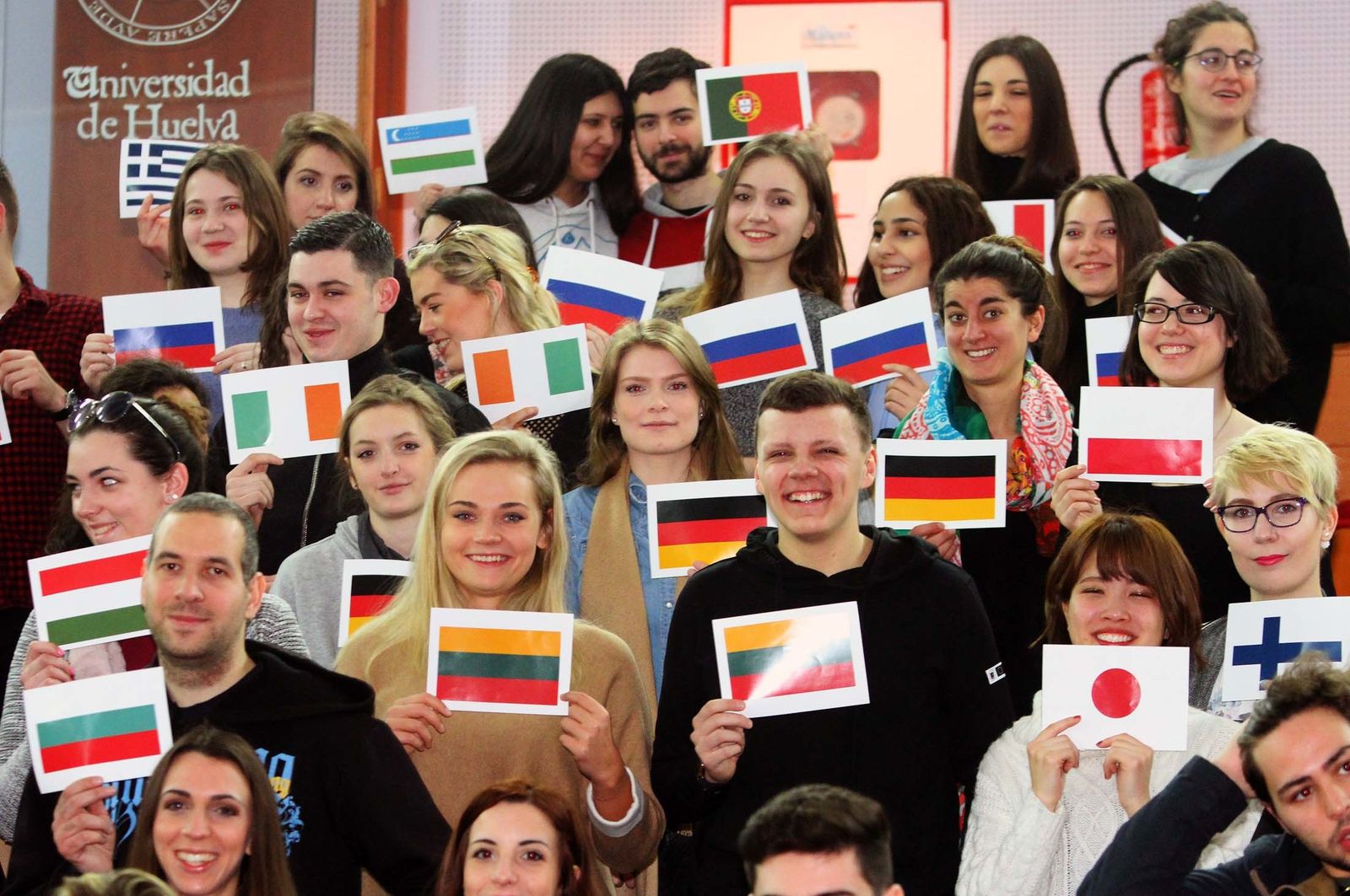 La universidad de Huelva da la bienvenida a los nuevos estudiantes Erasmus, en imágenes