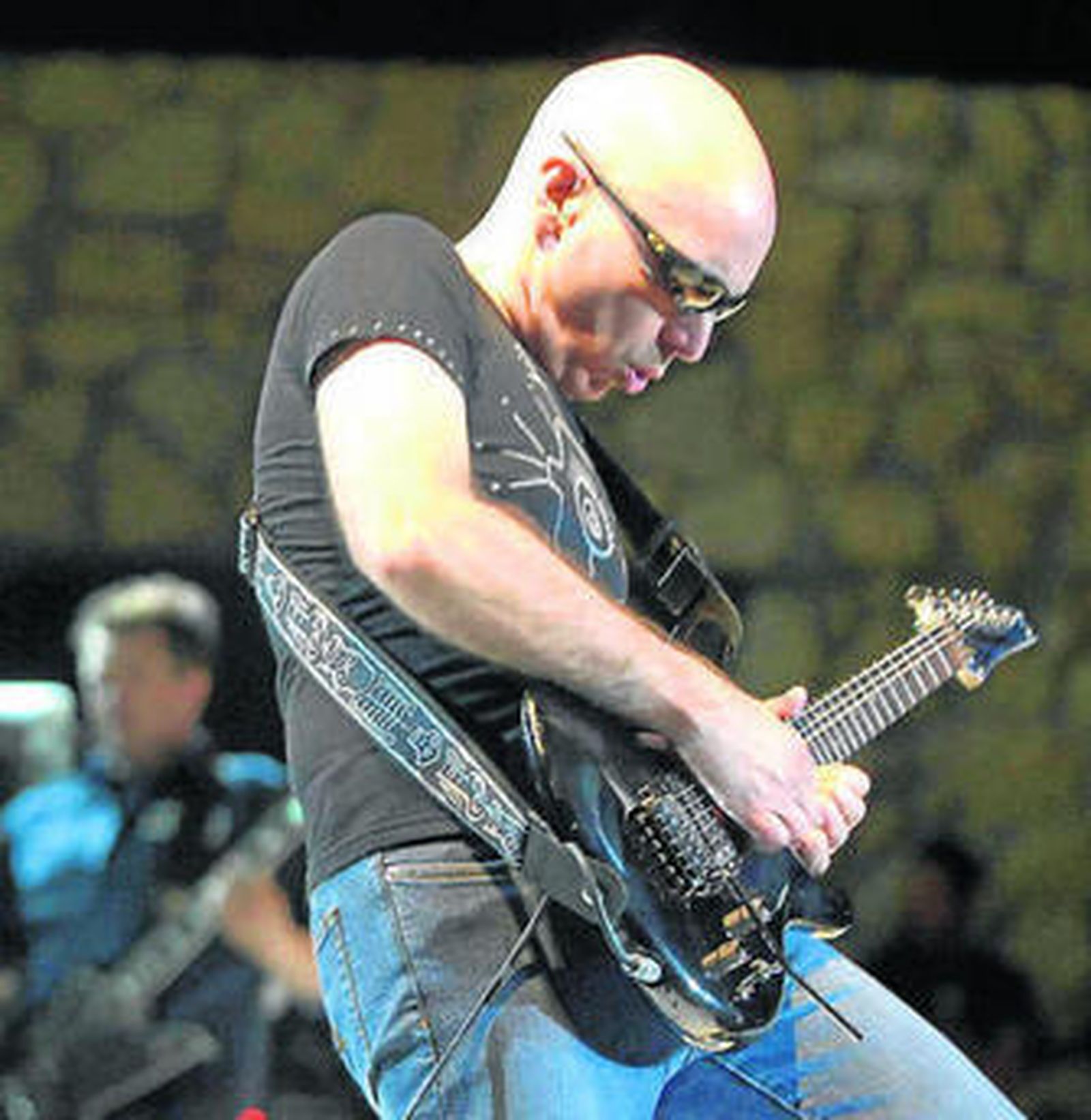 Satriani, Stern y Loquillo, en el Festival de la Guitarra de Córdoba