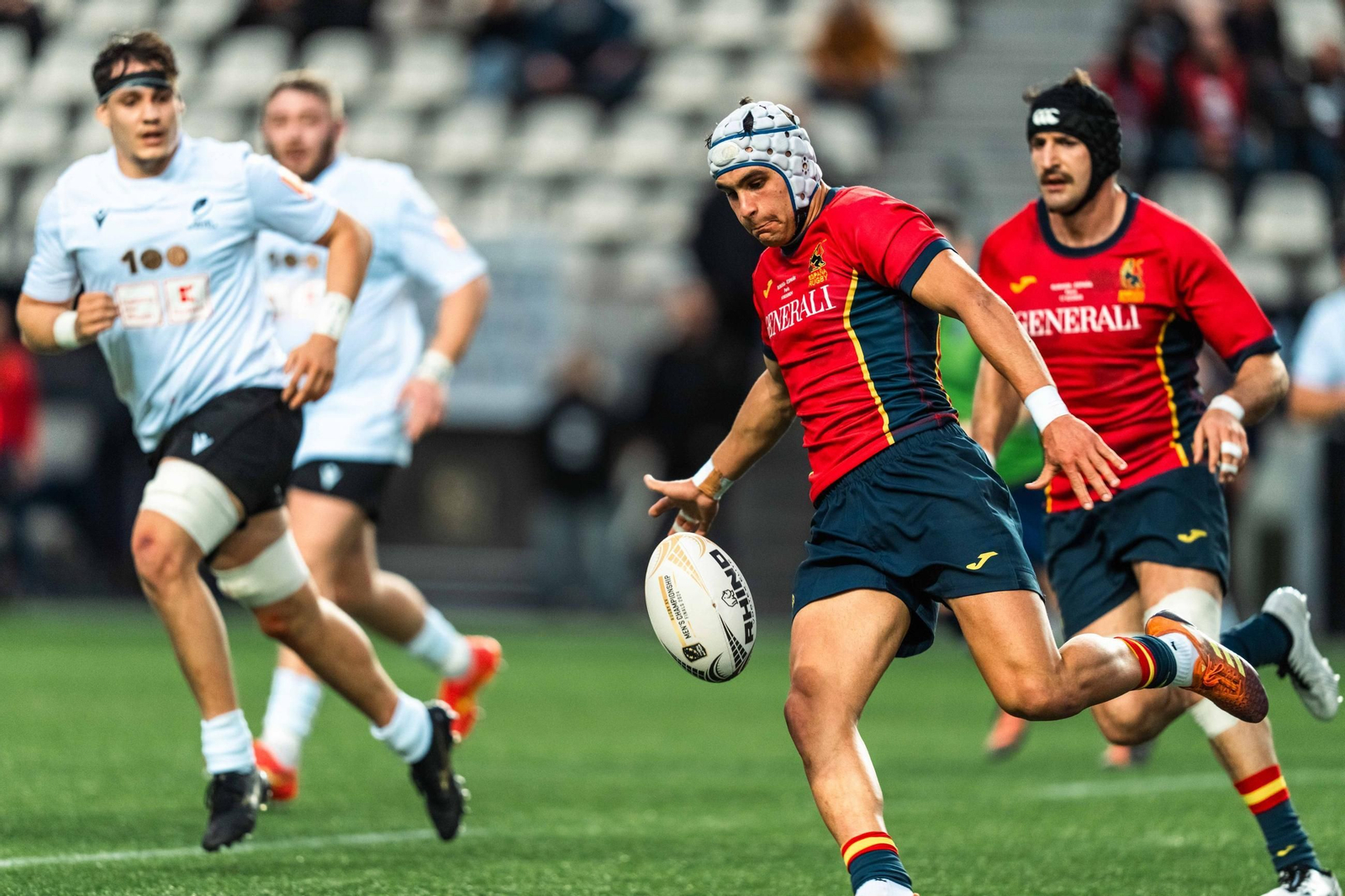 Alberto Carmona, con España.