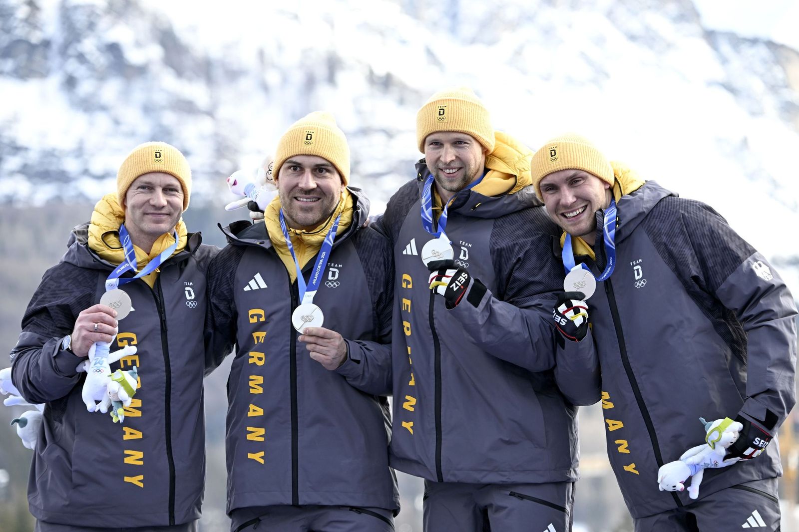 Las mejores fotos de los Juegos Olímpicos de invierno Milán Cortina d'Ampezzo 2026 | Ceremonia de clausura y jornada 17 y última