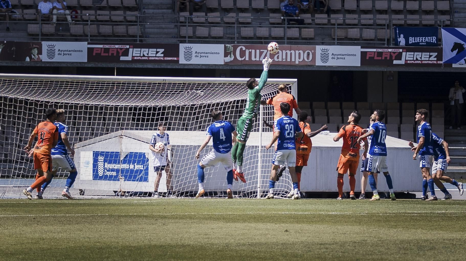 Las imágenes del derbi entre Xerez DFC y Xerez CD en Chapín