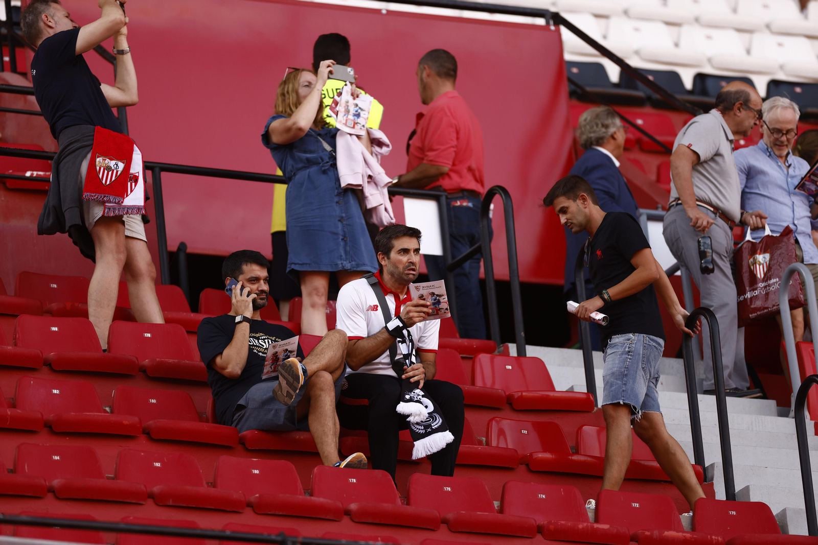 Búscate en las fotos del Sevilla-Athletic