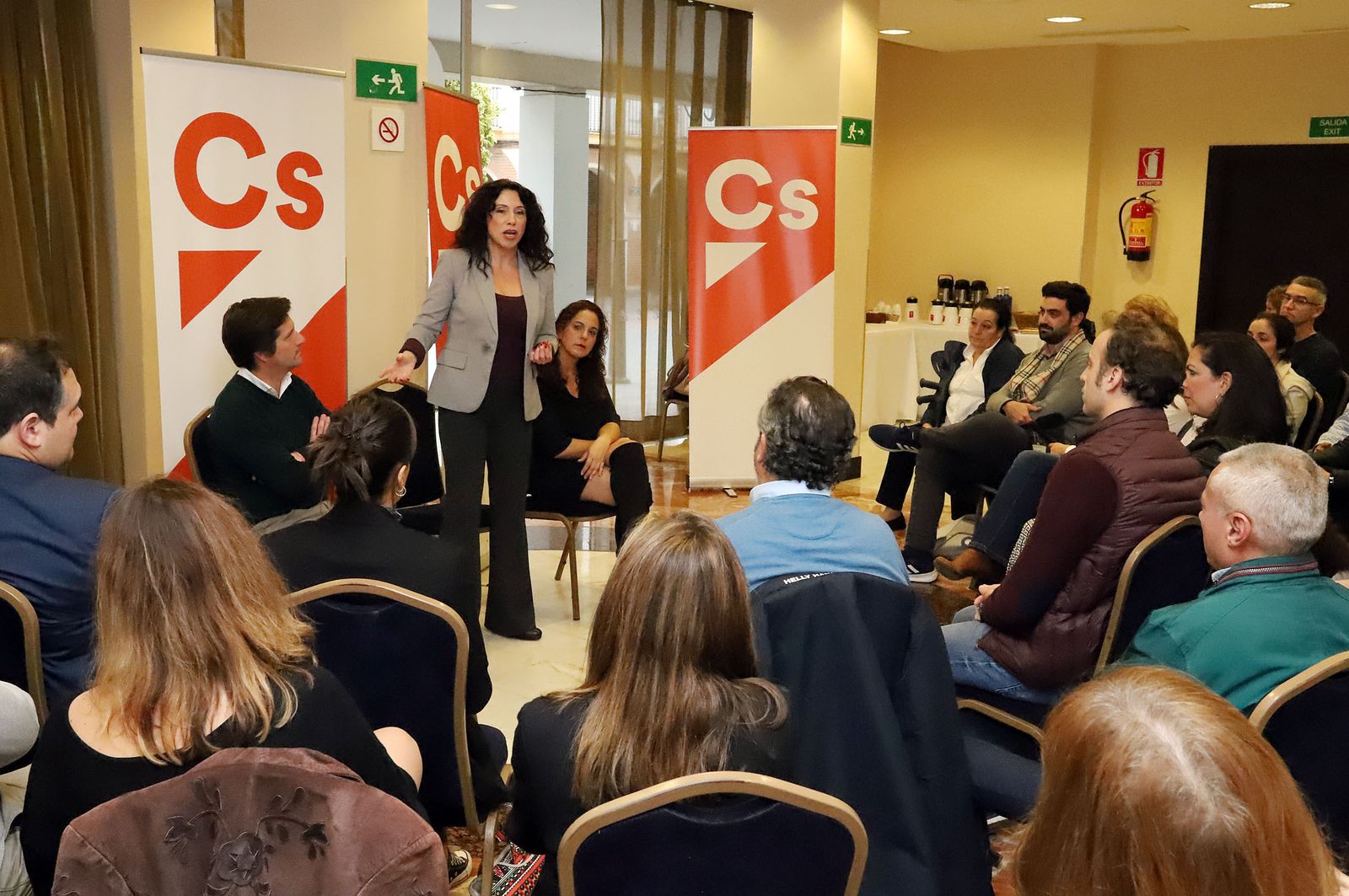 La consejera Rocío Ruiz, en un acto con militantes el martes en Huelva.