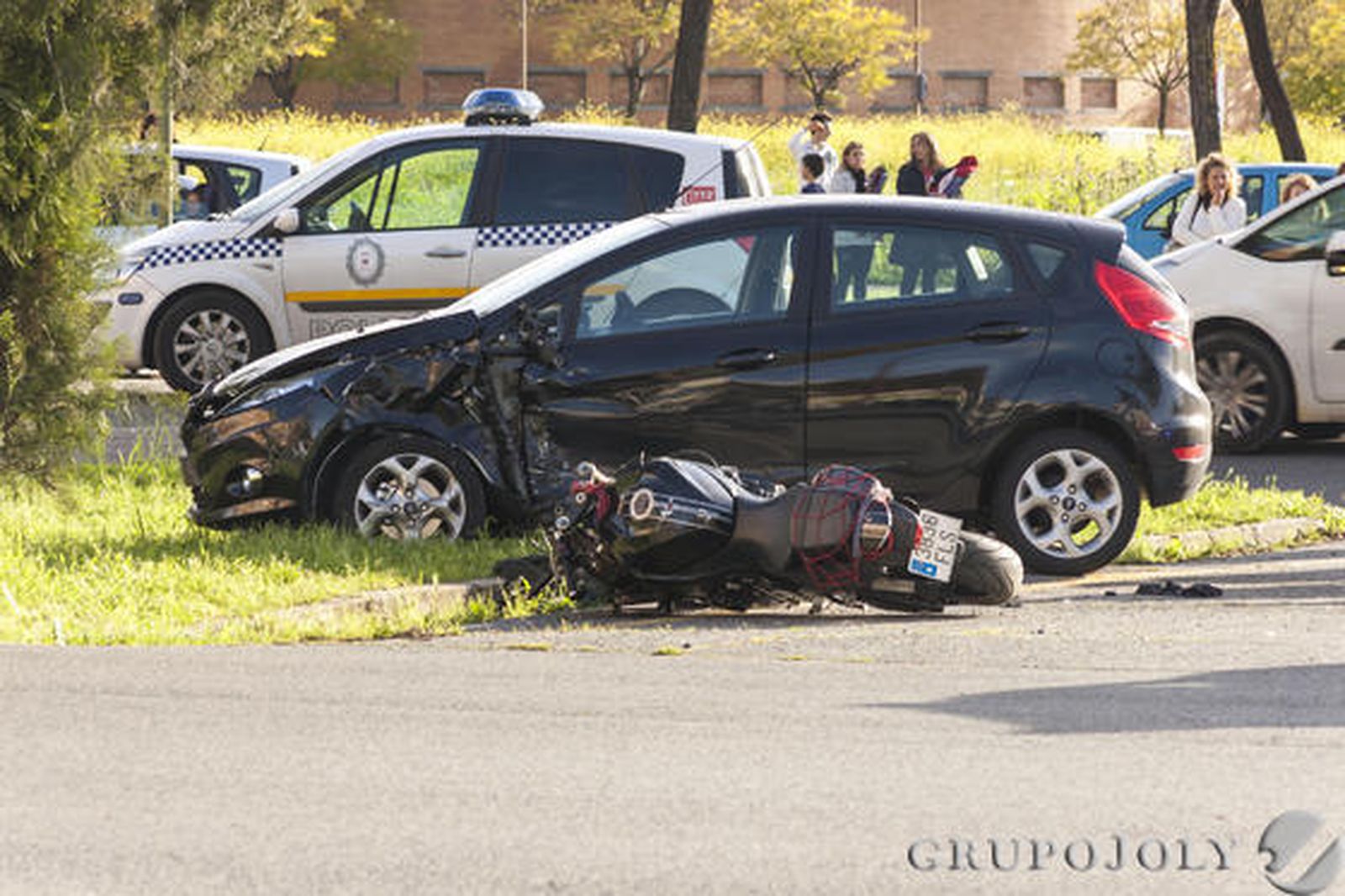 Una distracción de la conductora pudo causar el accidente de Sevilla Este