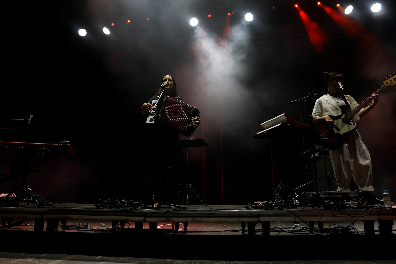 Las imágenes de los conciertos de Valeria Castro y Julieta Venegas en el Festival de la Guitarra de Córdoba