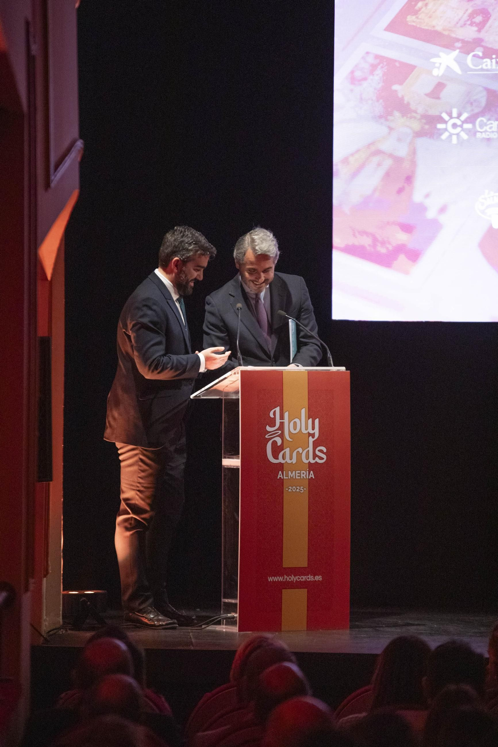 Imágenes de la presentación de las Holy Cards