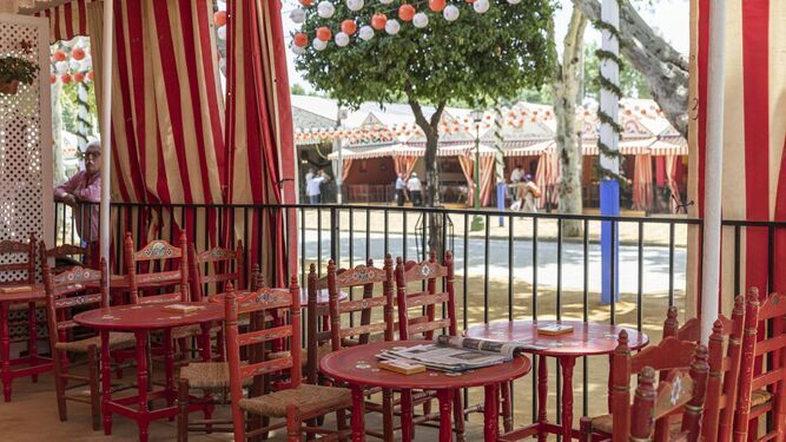 Interior de una caseta de la Feria de Sevilla