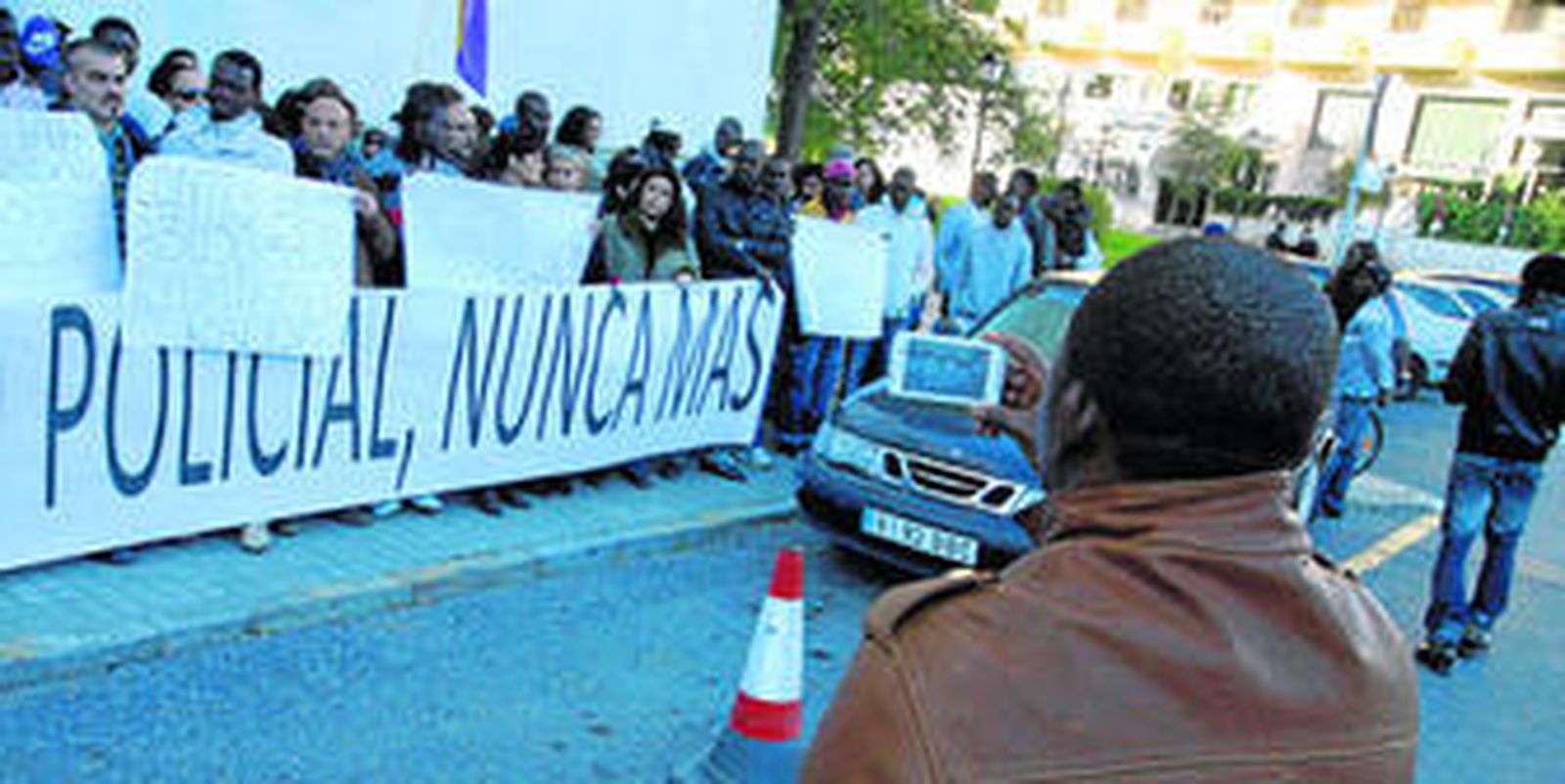 Condenan a 15 meses al 'mantero' por atentado contra la autoridad