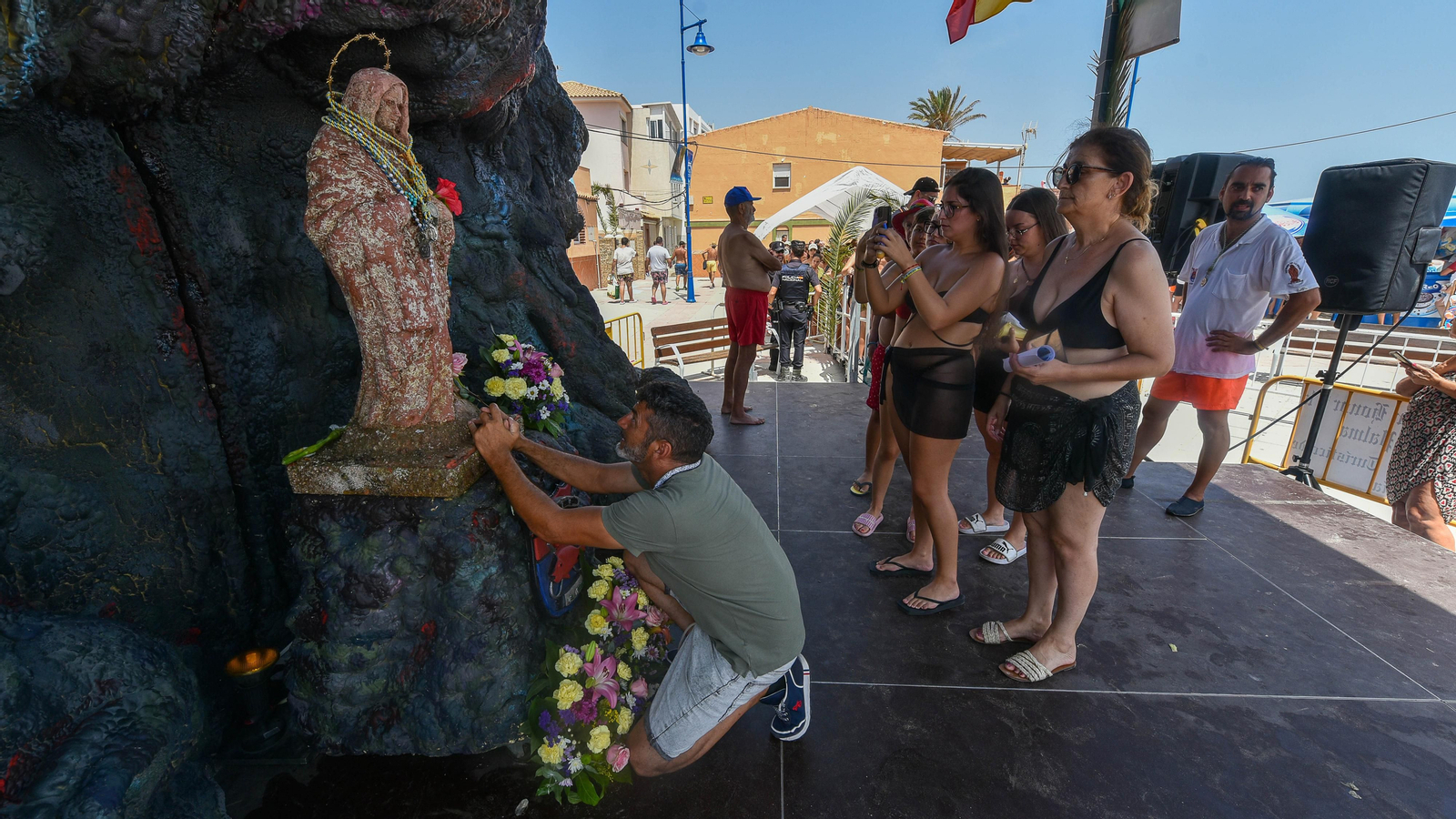 La romería marítima de la Virgen de la Palma en El Rinconcillo, en imágenes