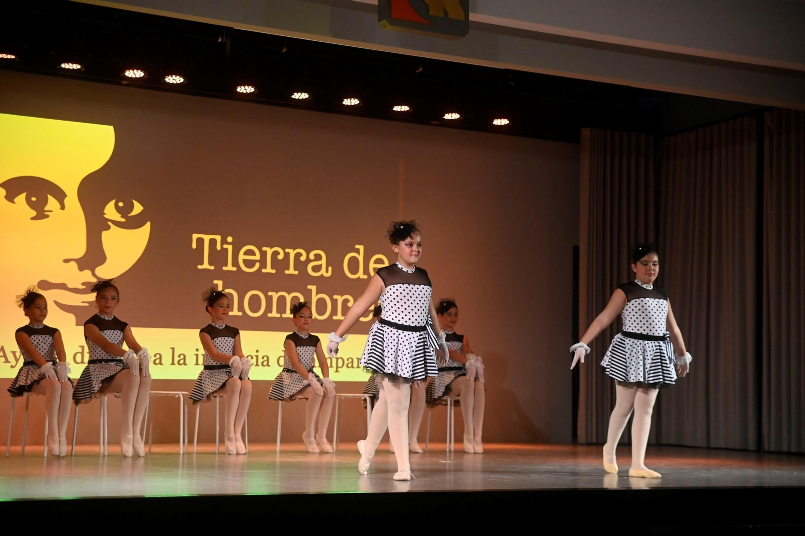 El III Encuentro de Escuelas de Baile 'Córdoba Baila por la Infancia', en imágenes