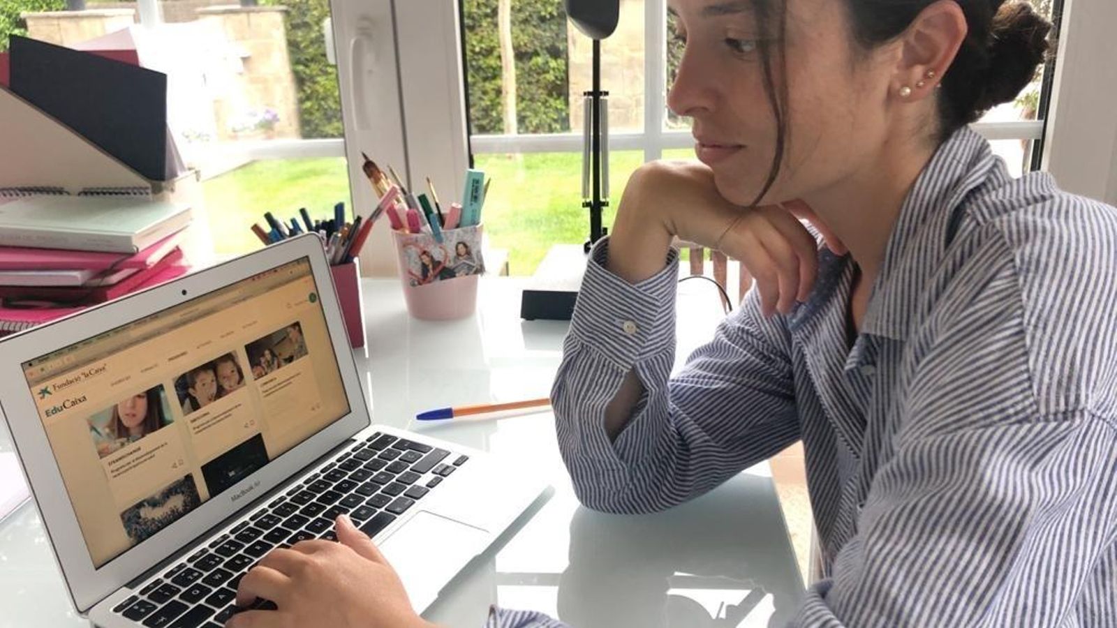 Estudiante entrando en el Campus Virtual.