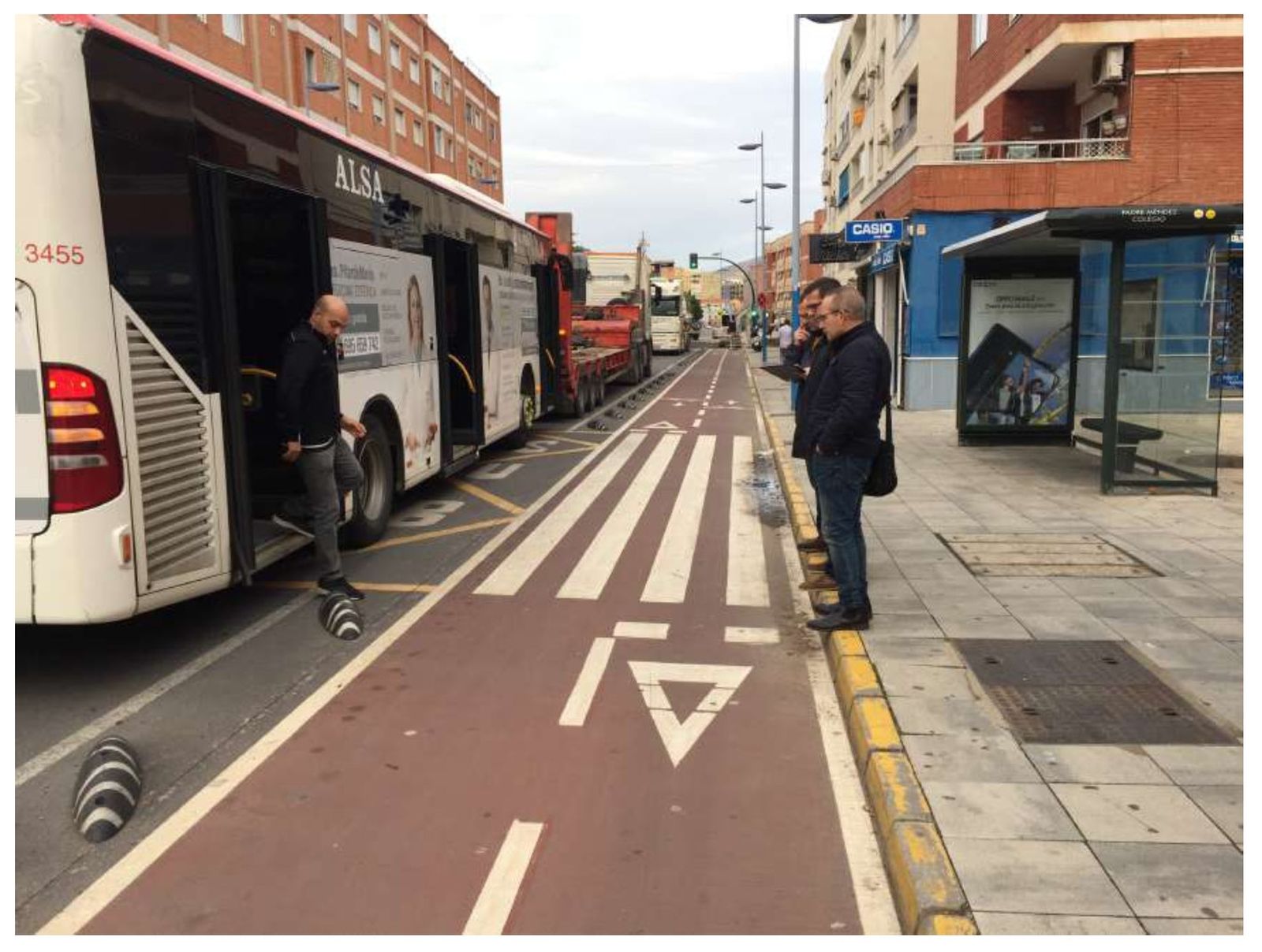 Parada de autobús en Padre Méndez.