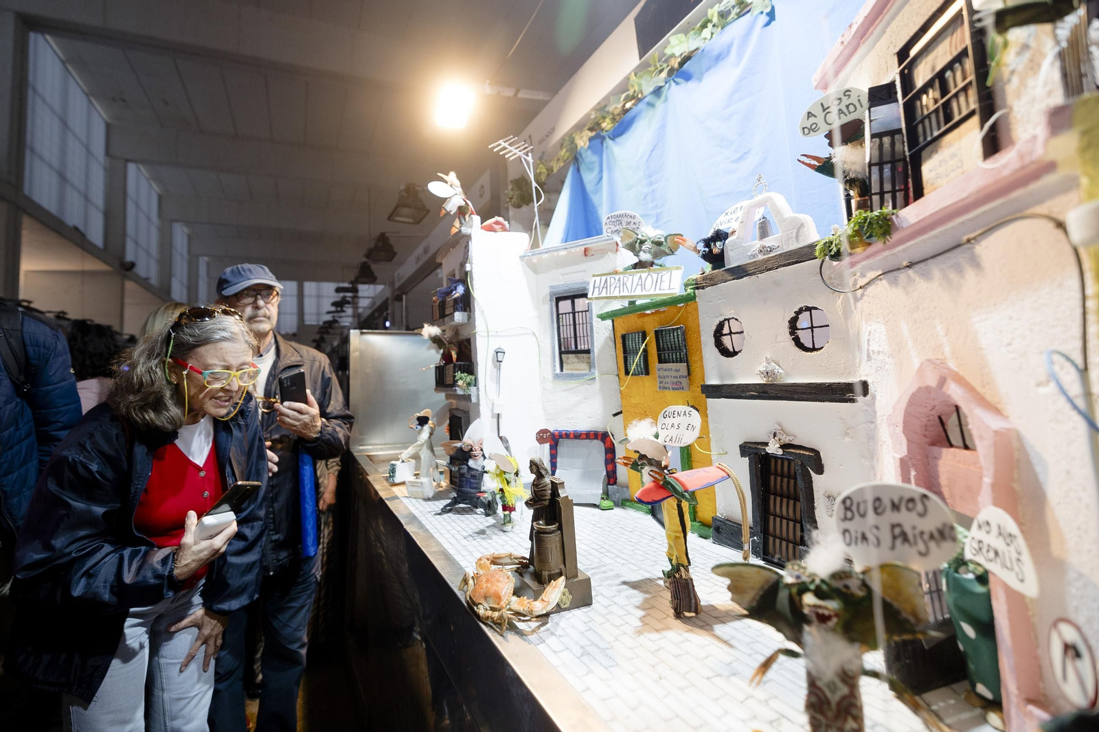 Imágenes de la celebración de los Tosantos en los mercados de Cádiz Imágenes de la celebración de los Tosantos en los mercados de Cádiz