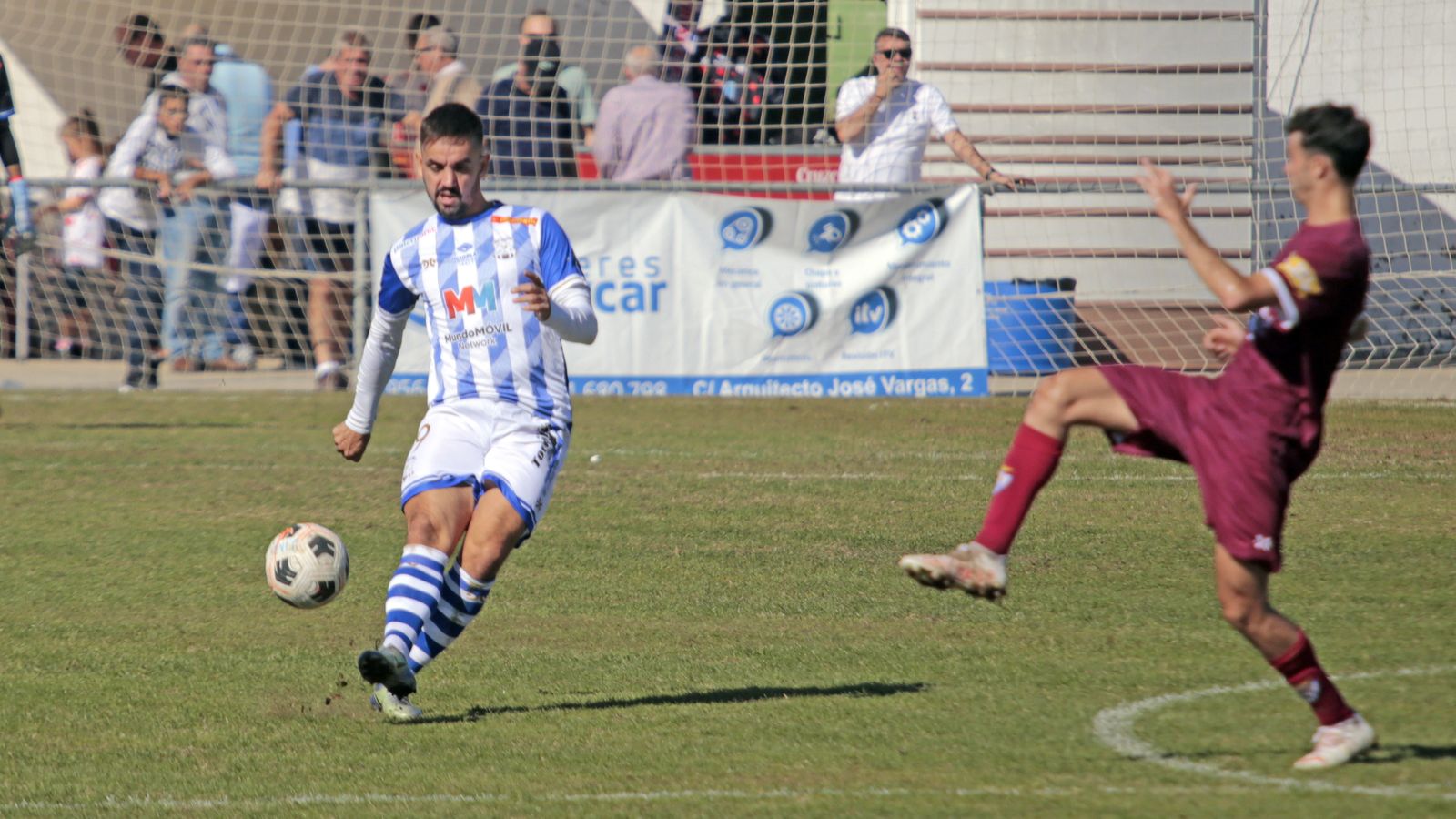Imágenes del Jerez Industrial contra el Arcos CF en el Pedro S. Garrido