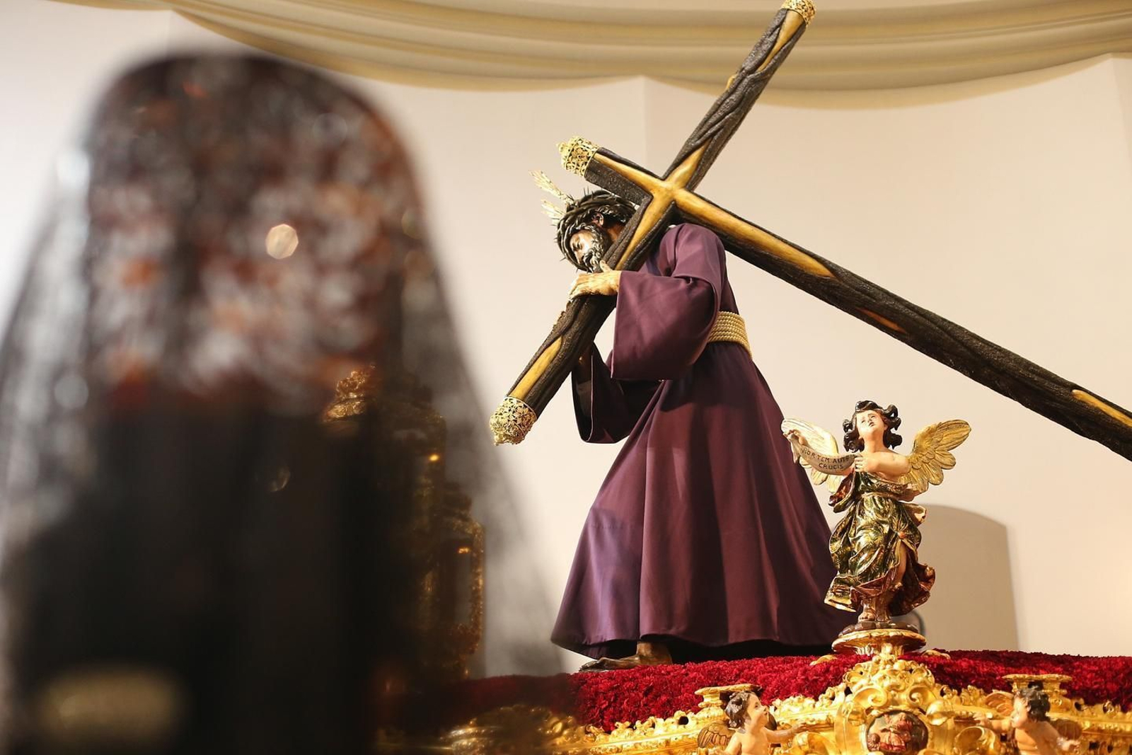 Visita a la basílica del Gran Poder en la mañana del Jueves Santo.