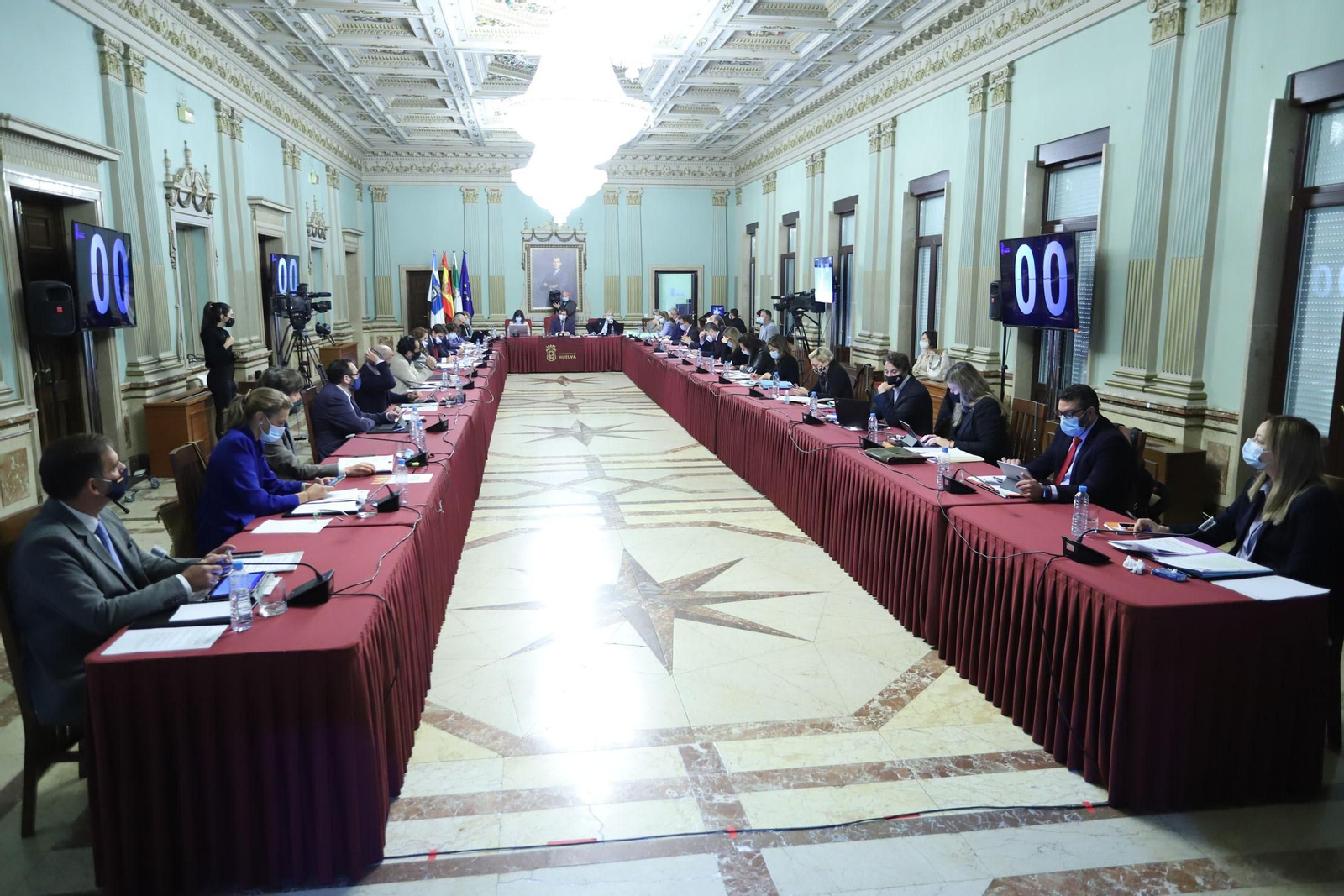Imágenes del pleno celebrado en el Ayuntamiento de Huelva