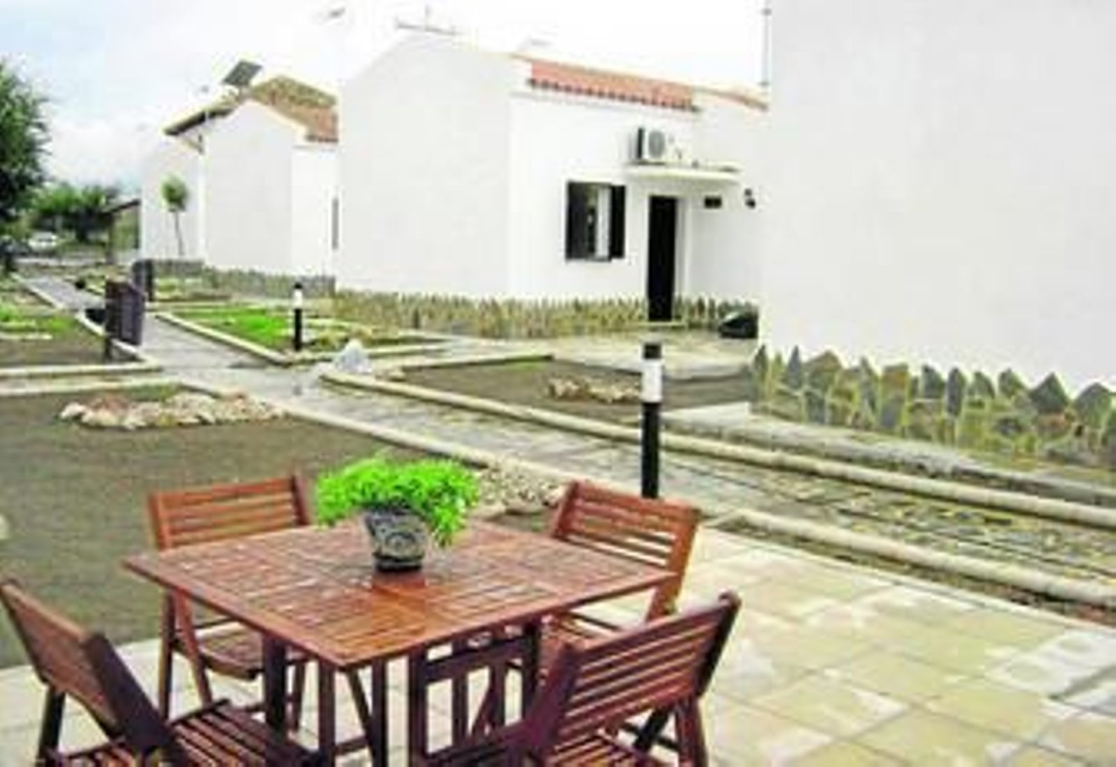 Nuevos bungalows de la Vía Verde de la Sierra.