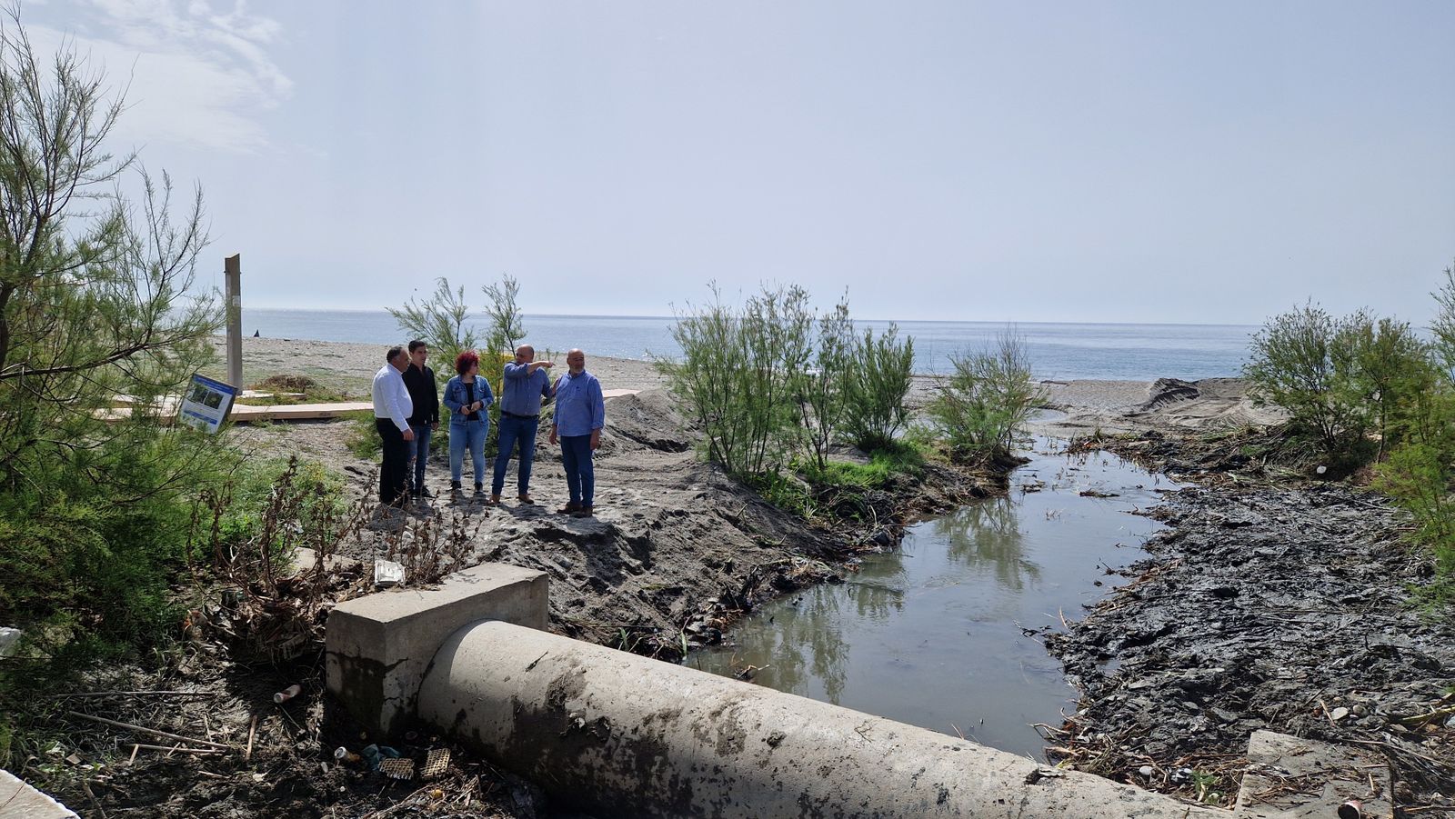 Salobreña pone a punto sus playas y centro histórico de cara a la Semana Santa