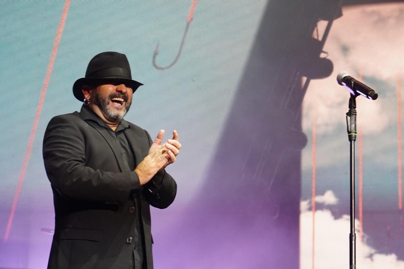 Las mejores imágenes del concierto de El Barrio en Granada